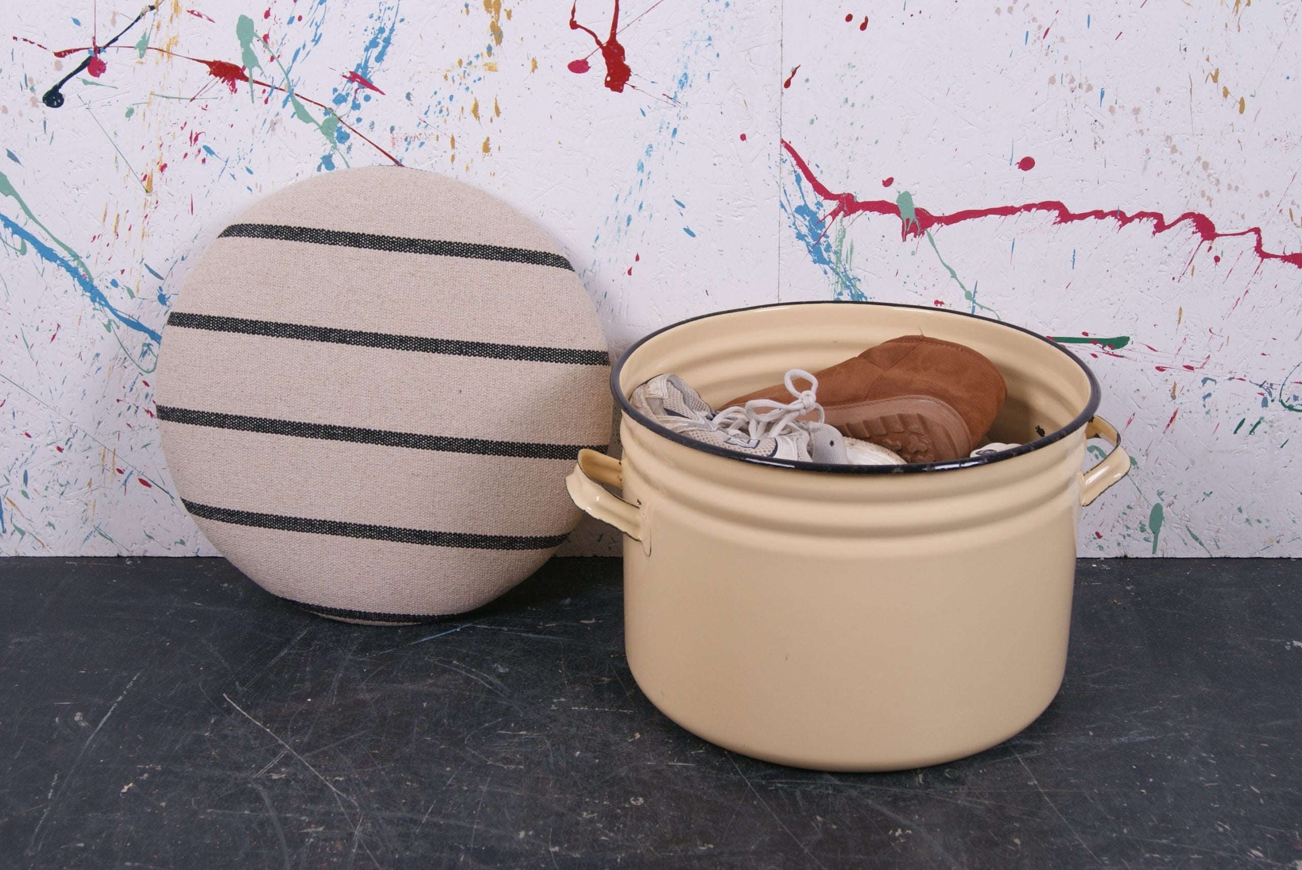 light-yellow-round-maggie-4