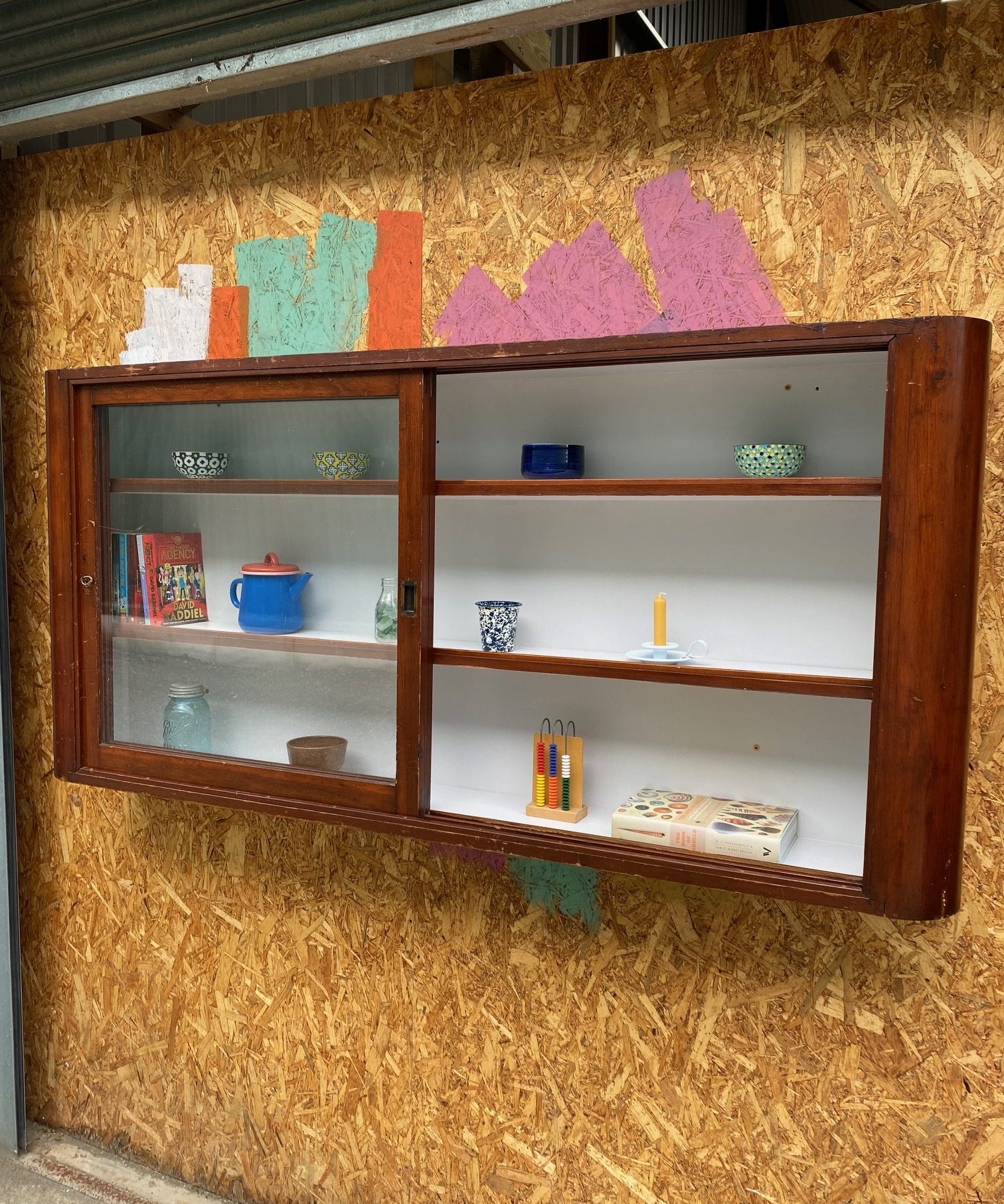 long-glass-cabinet-10