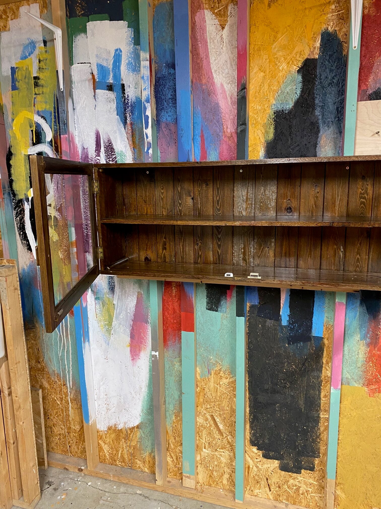 long-glass-cabinet-20