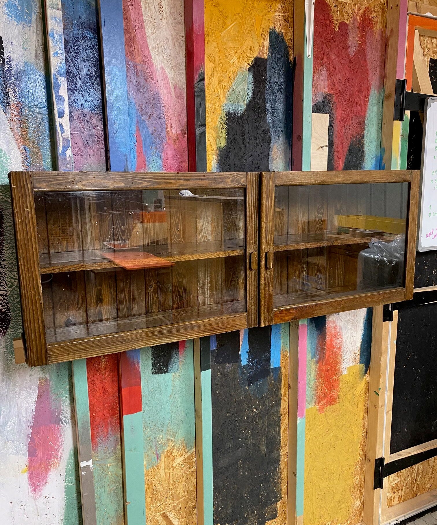 long-glass-cabinet-21