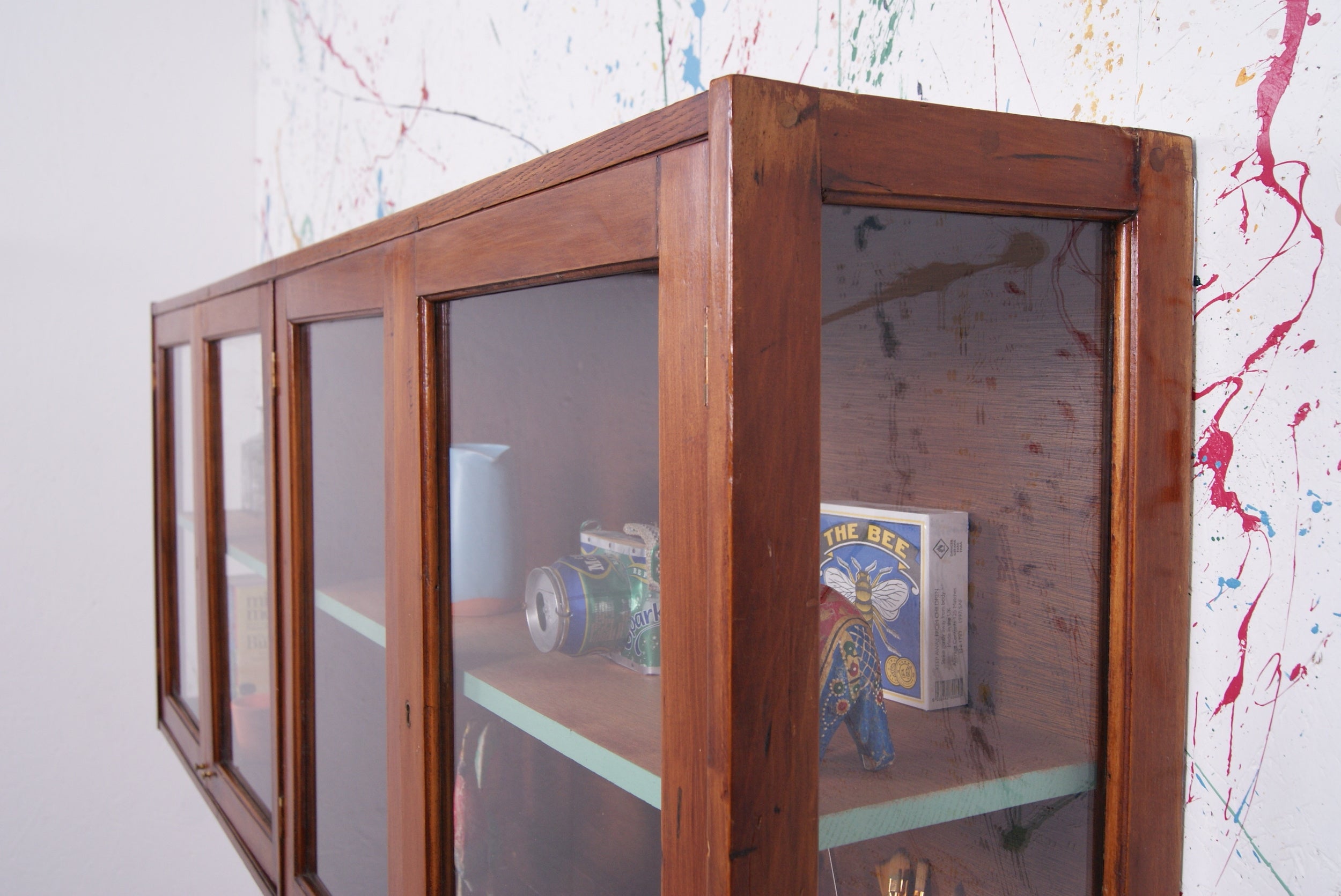long-glass-cabinet-7