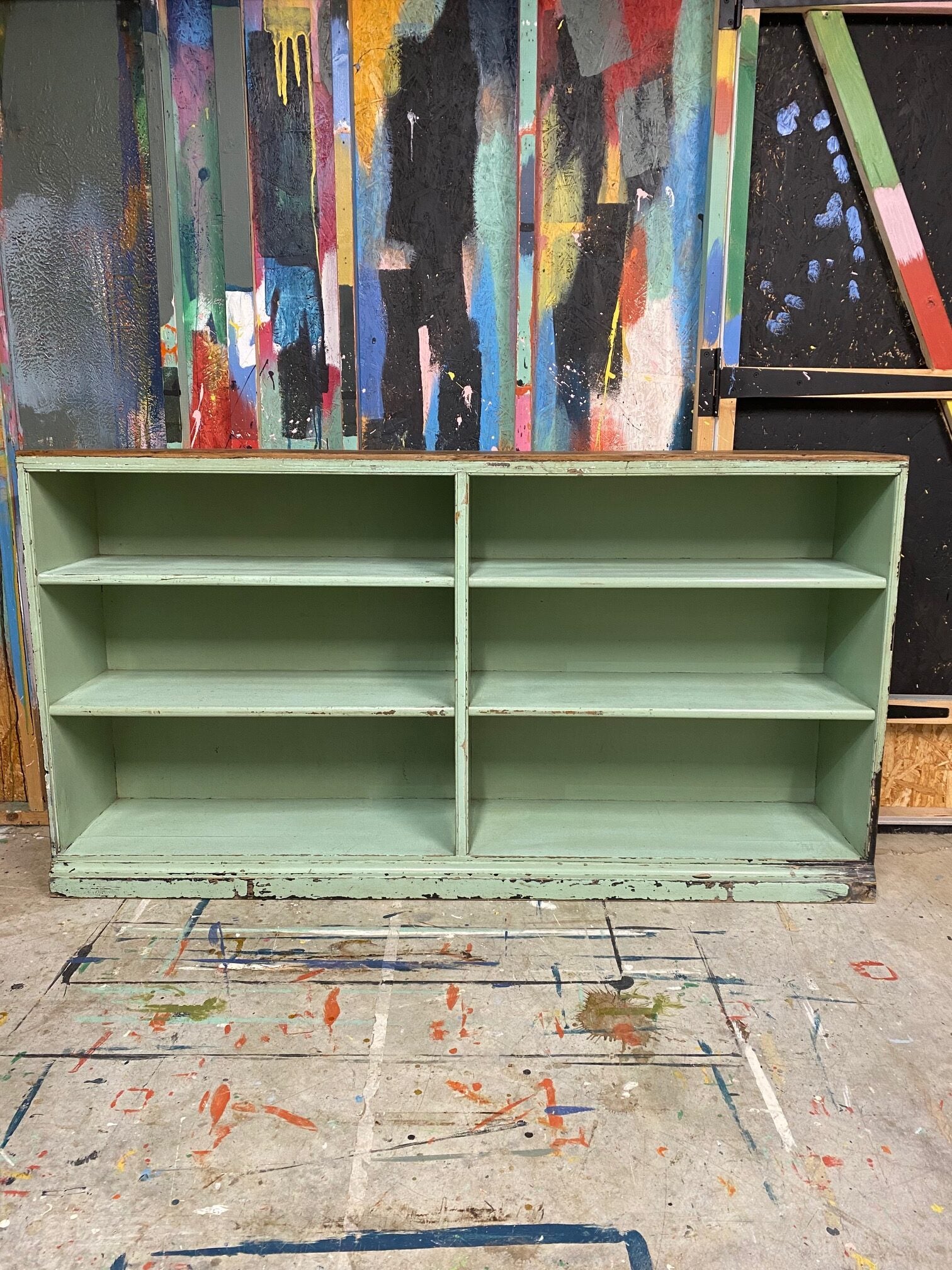 long-green-shelving-unit-1