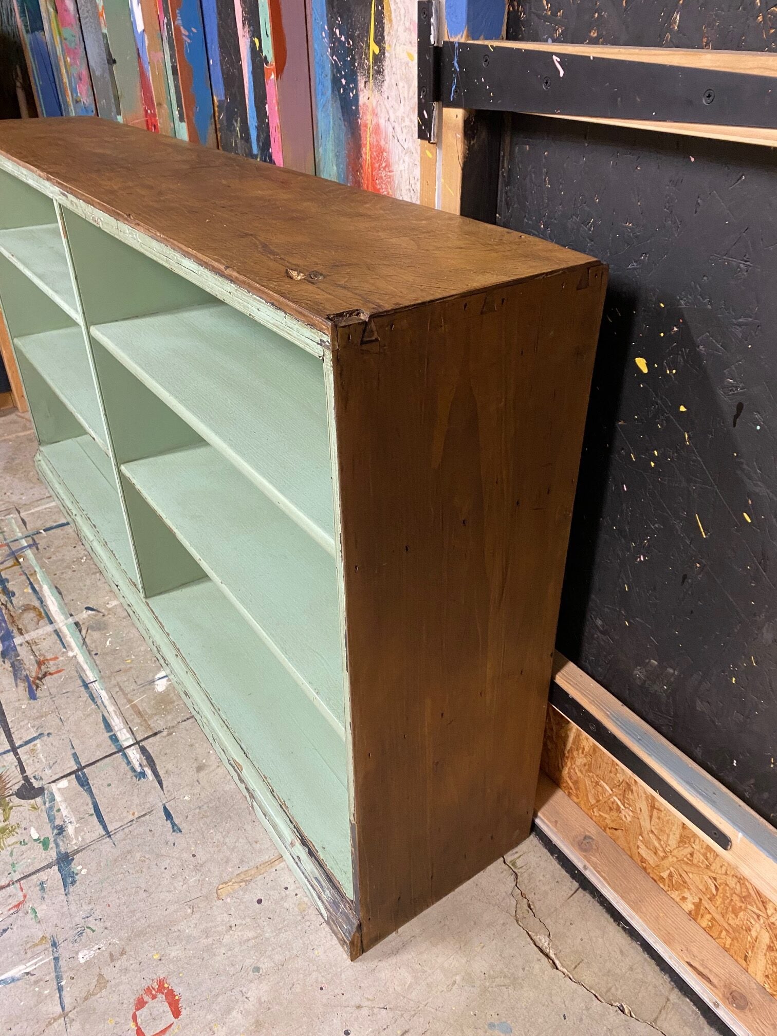 long-green-shelving-unit-2
