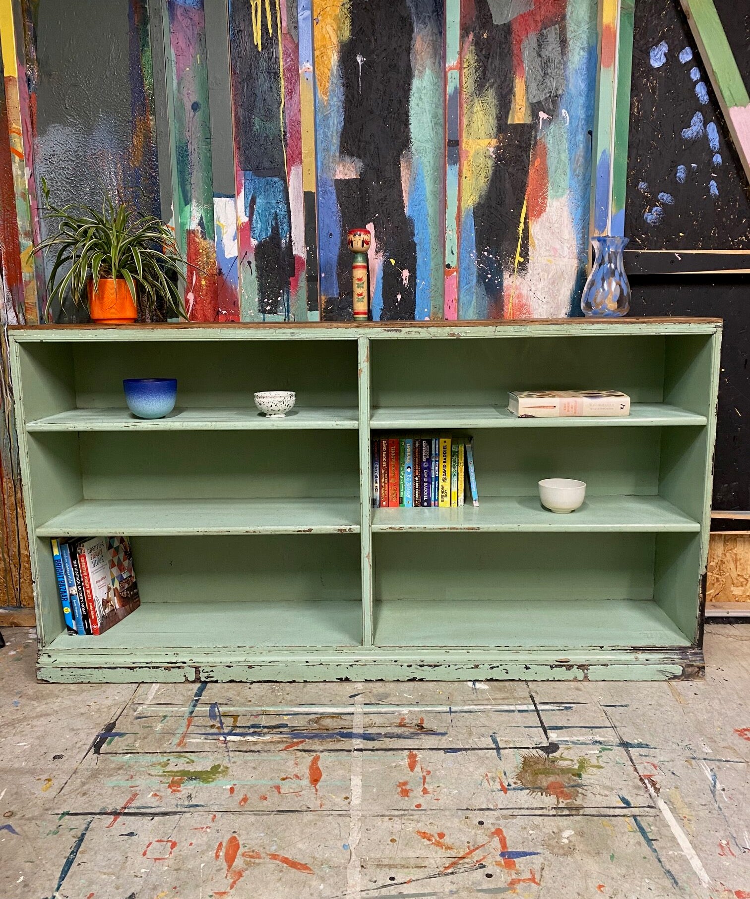 long-green-shelving-unit-5