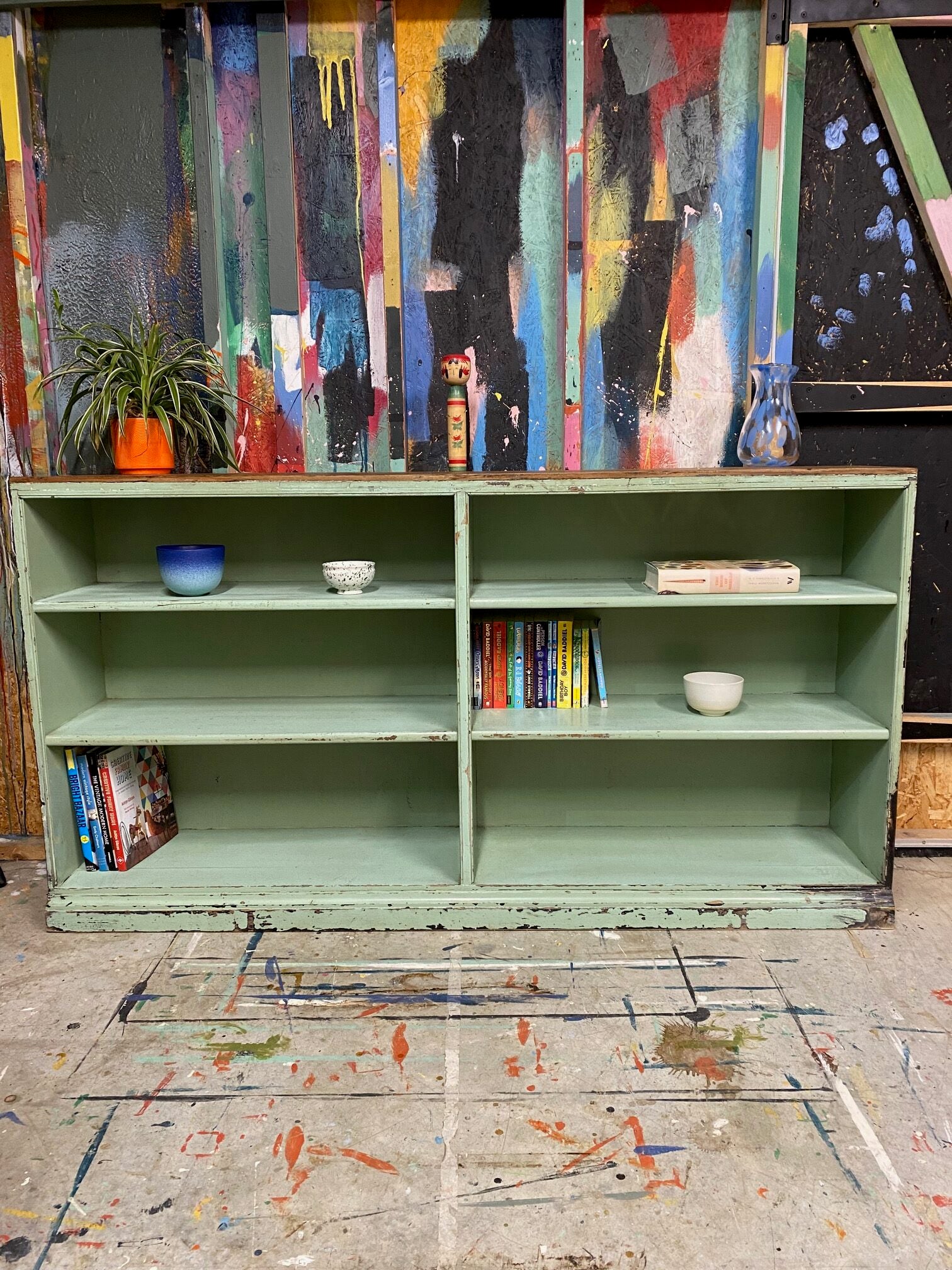long-green-shelving-unit-5
