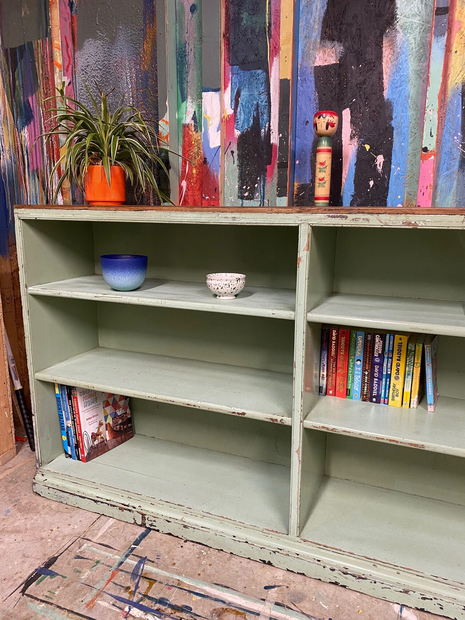long-green-shelving-unit-7