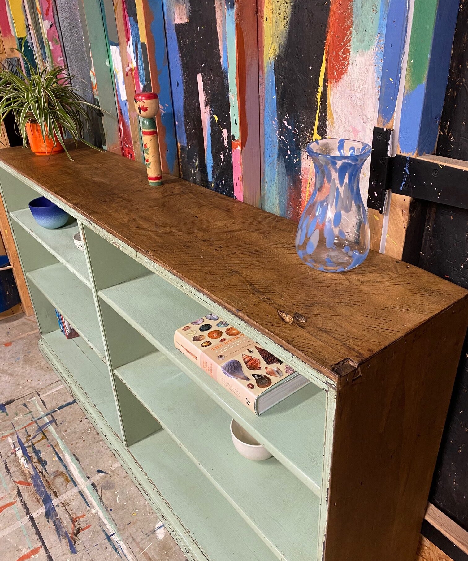 long-green-shelving-unit-