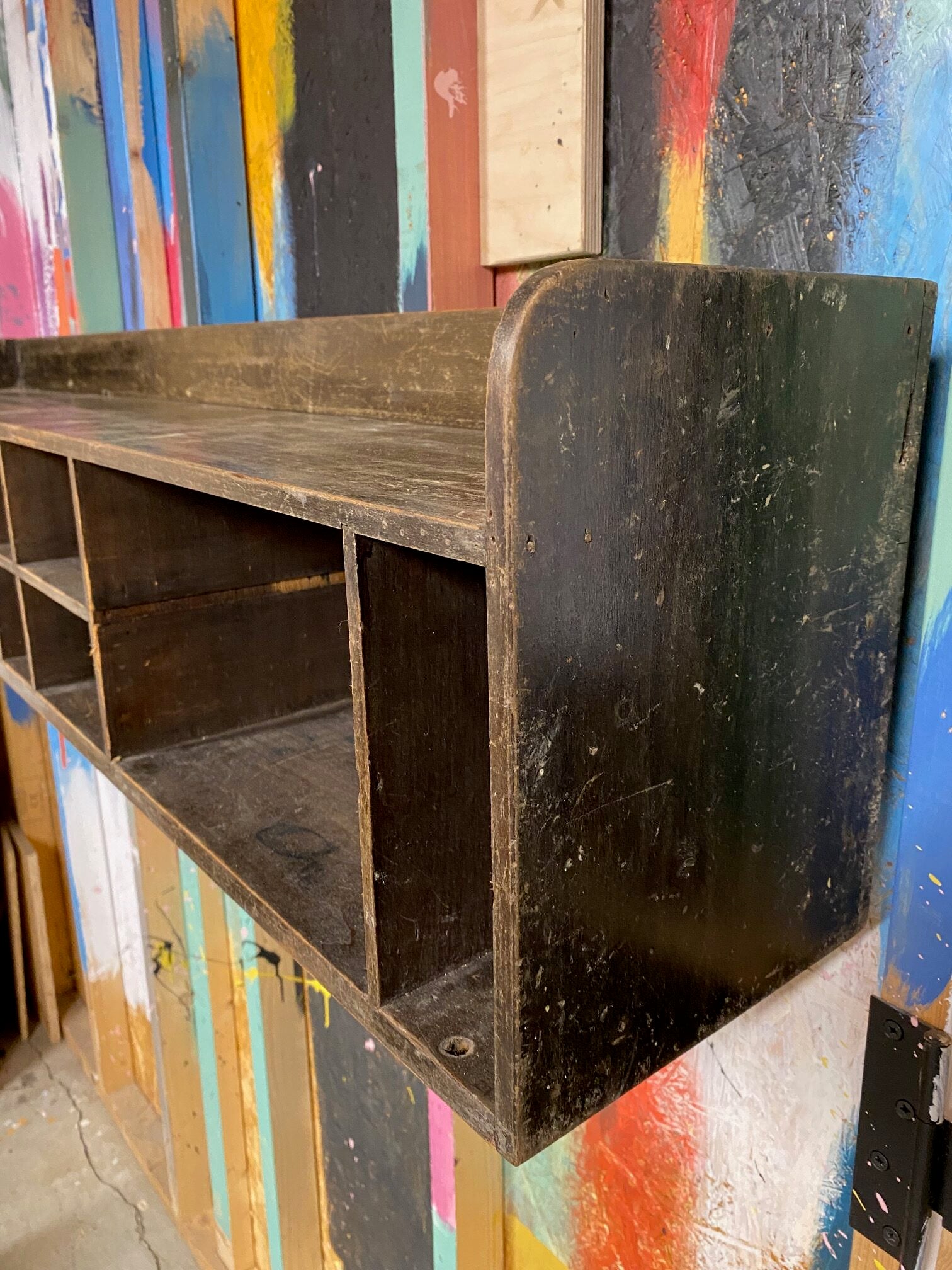 long-wooden-shelf-3