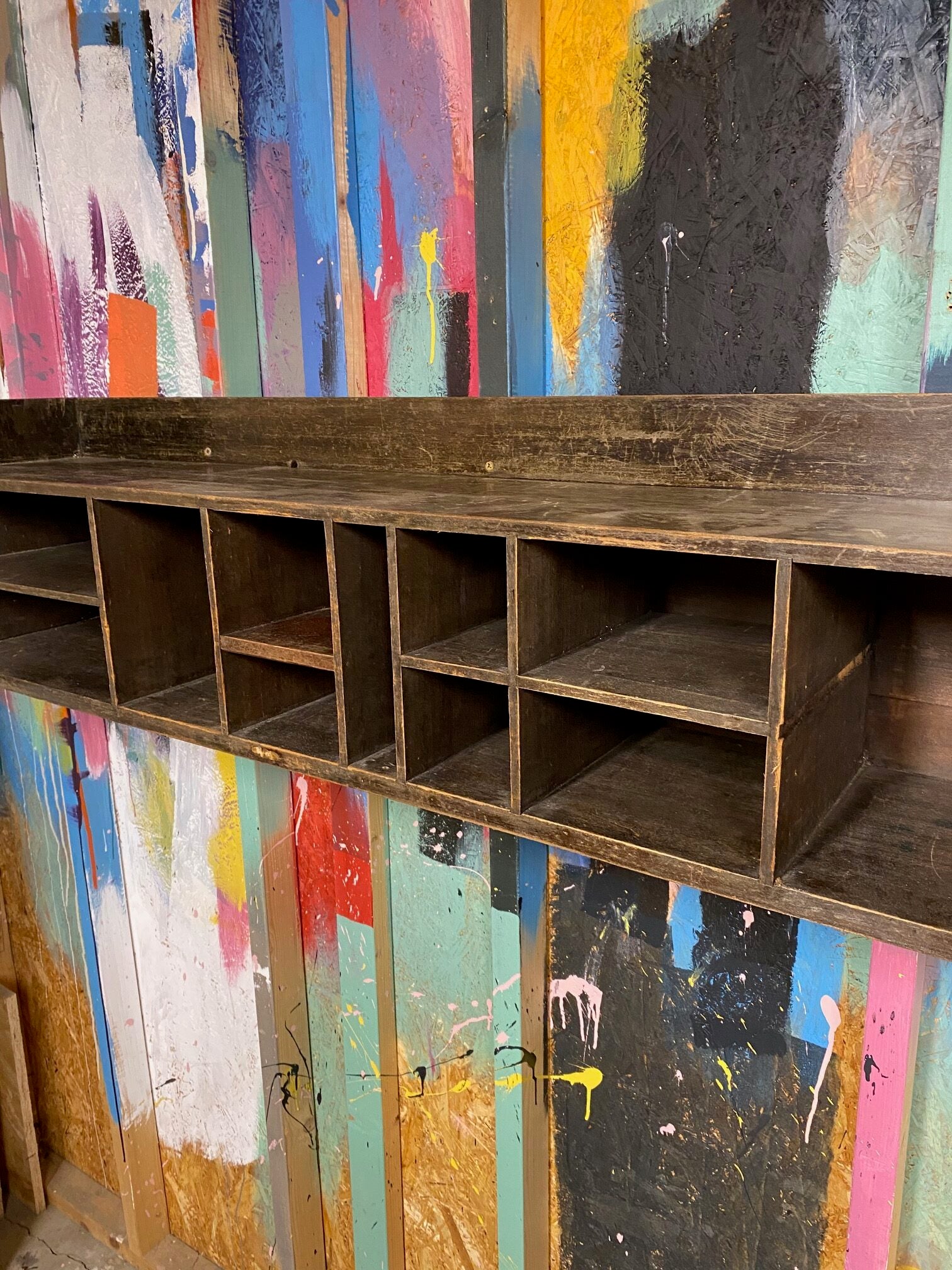 long-wooden-shelf-4