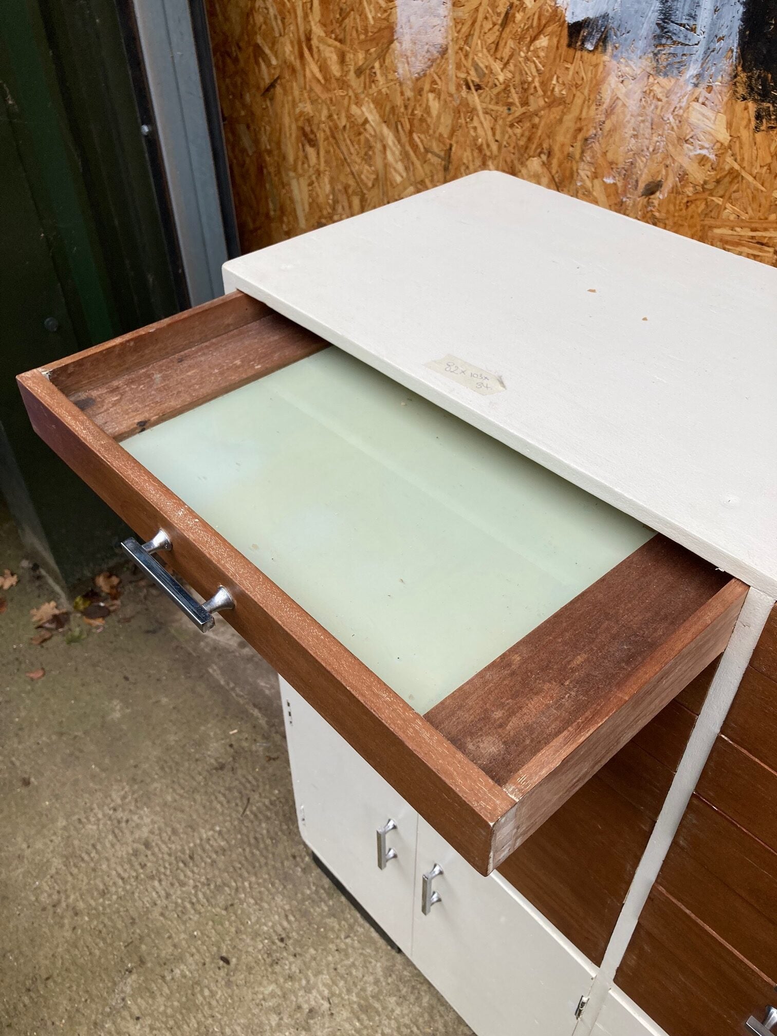 medical-cabinet-3