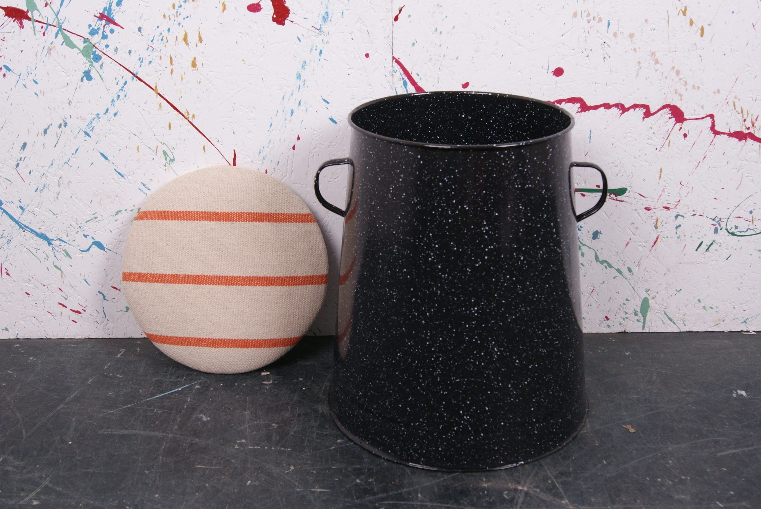 medium-galaxy-maggie-orange-3