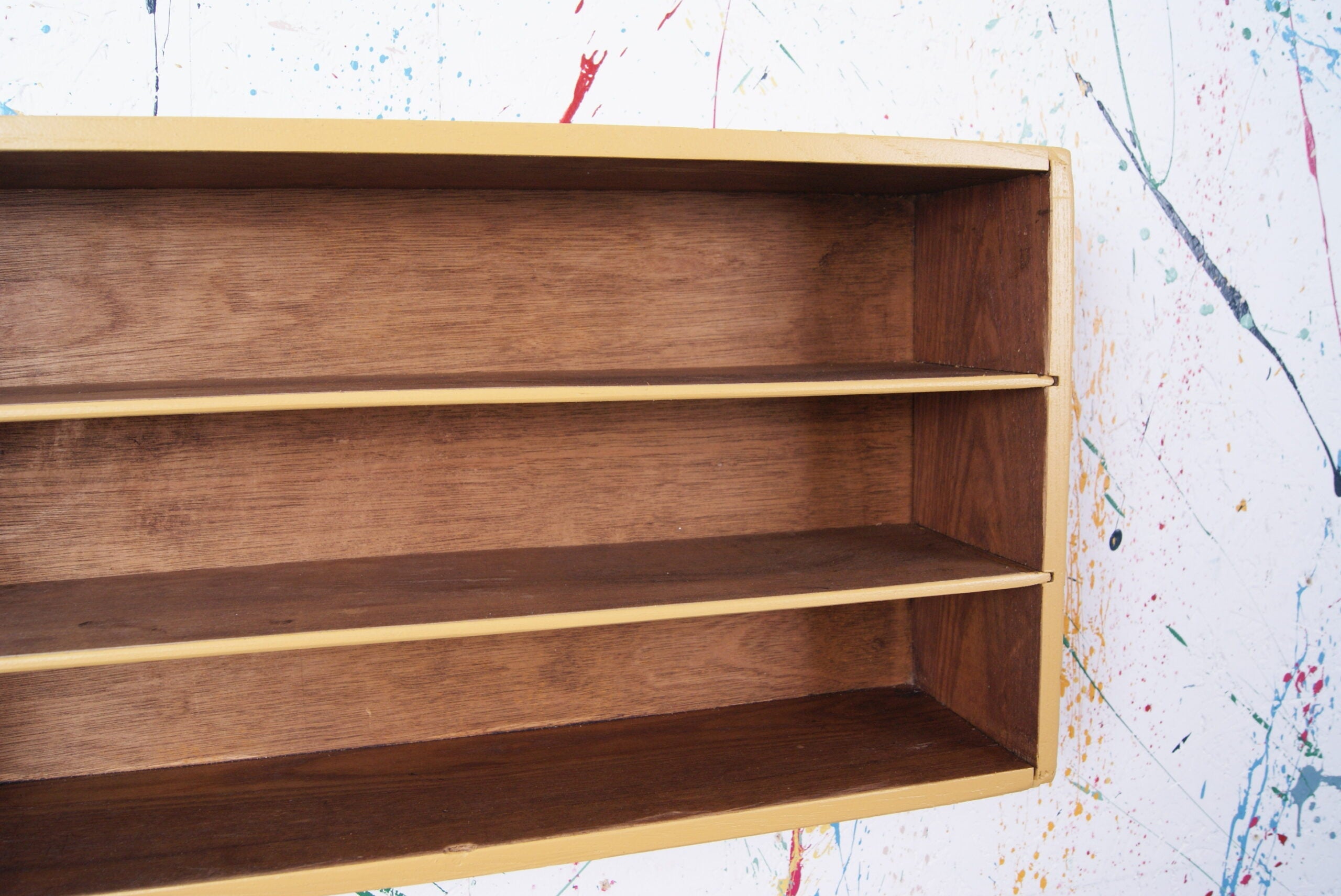 mustard-display-shelf-1