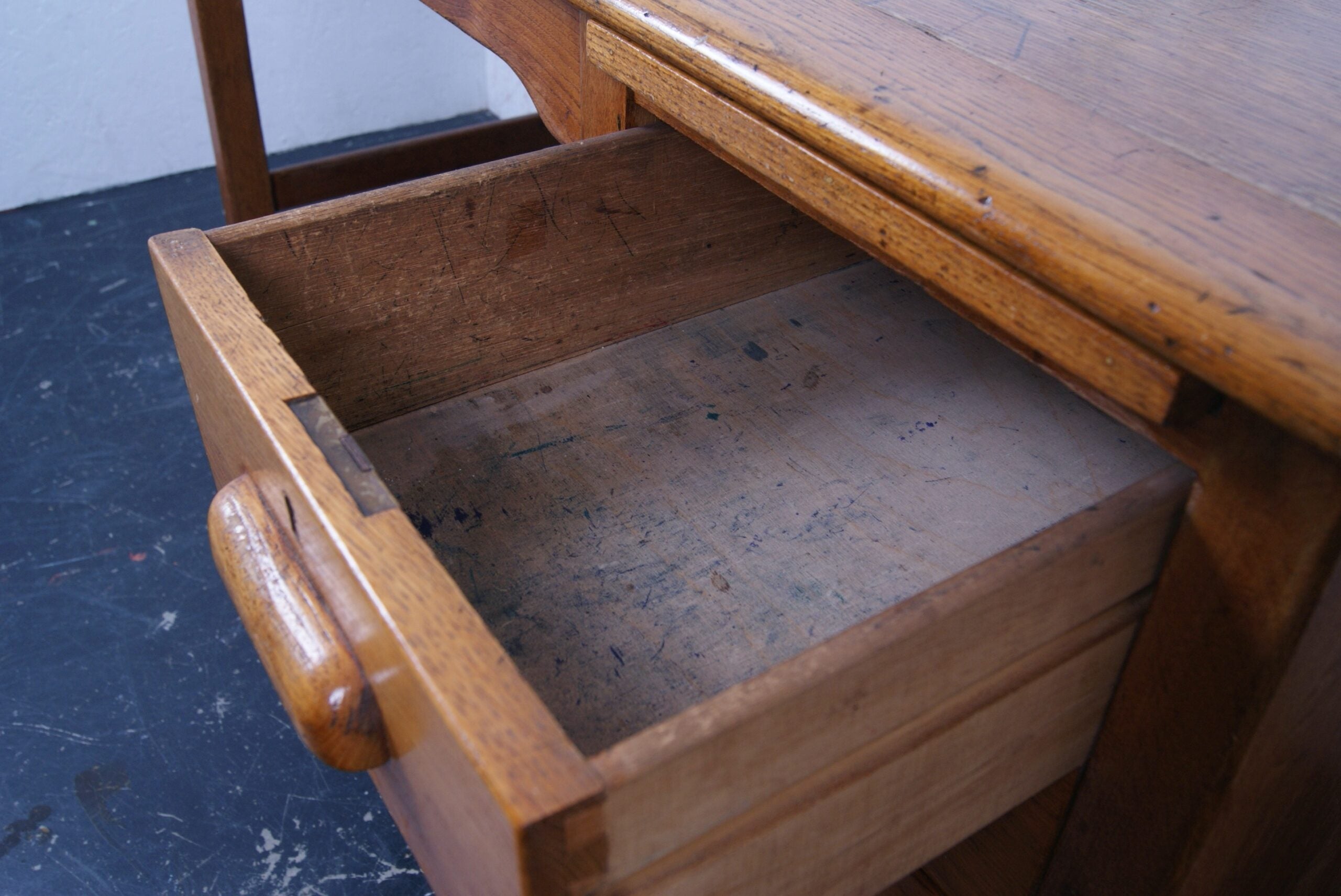 oak-desk-drawers-3