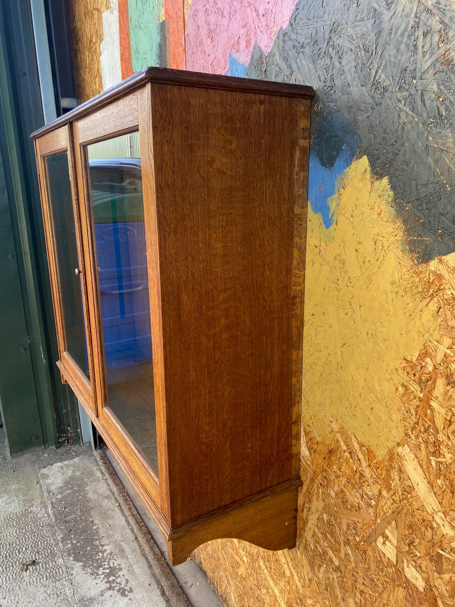 oak-glass-cabinet-2