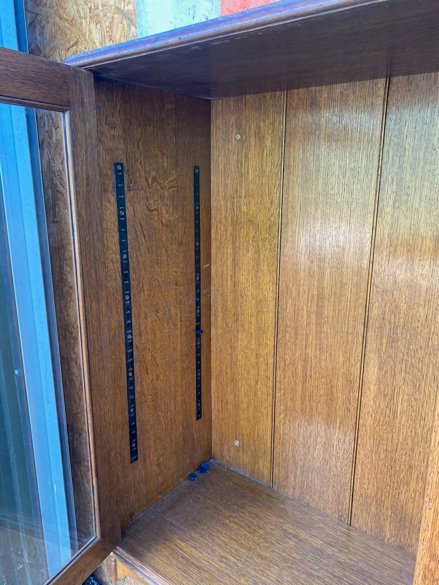 oak-glass-cabinet-3