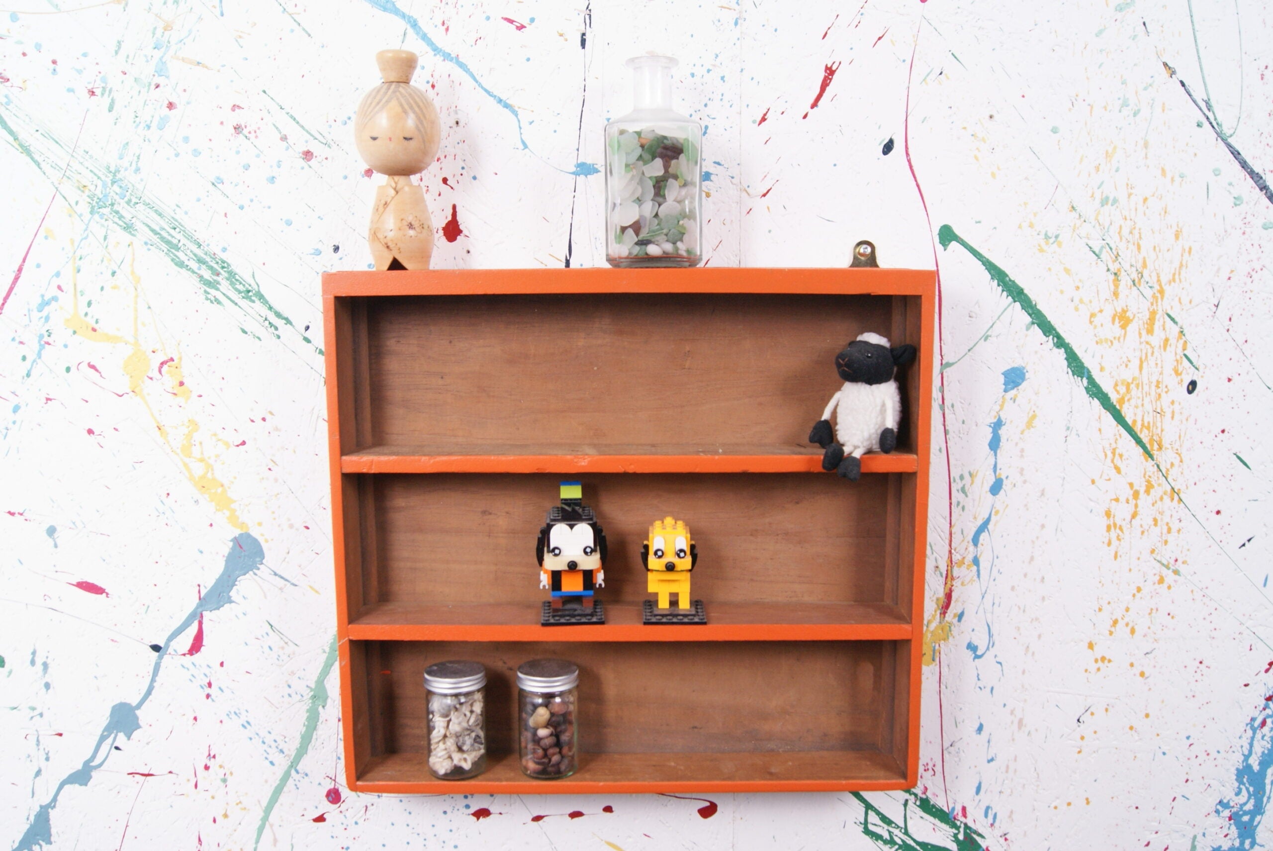 orange-display-shelf-8