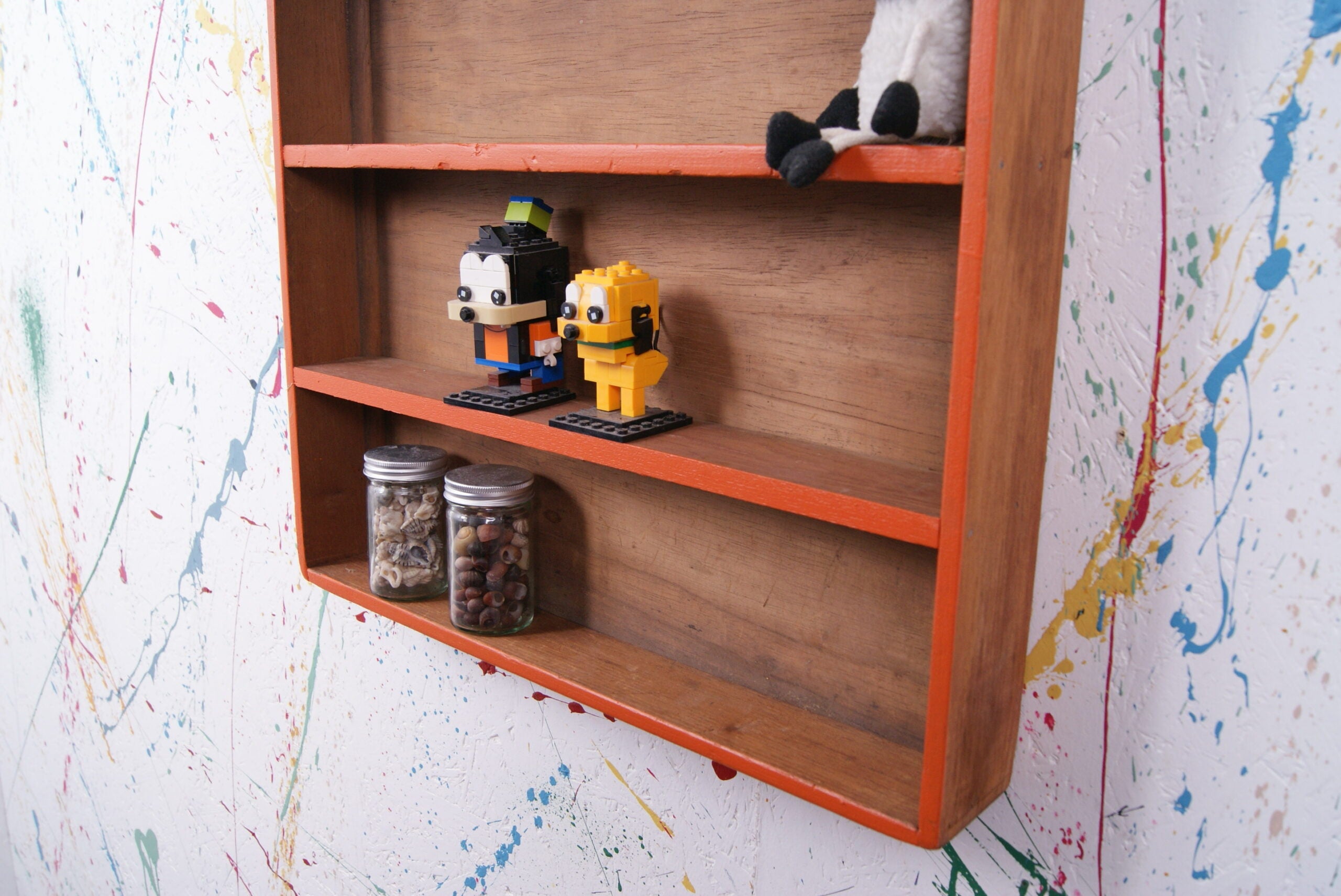 orange-display-shelf-9