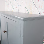 oval-room-blue-cupboard-2
