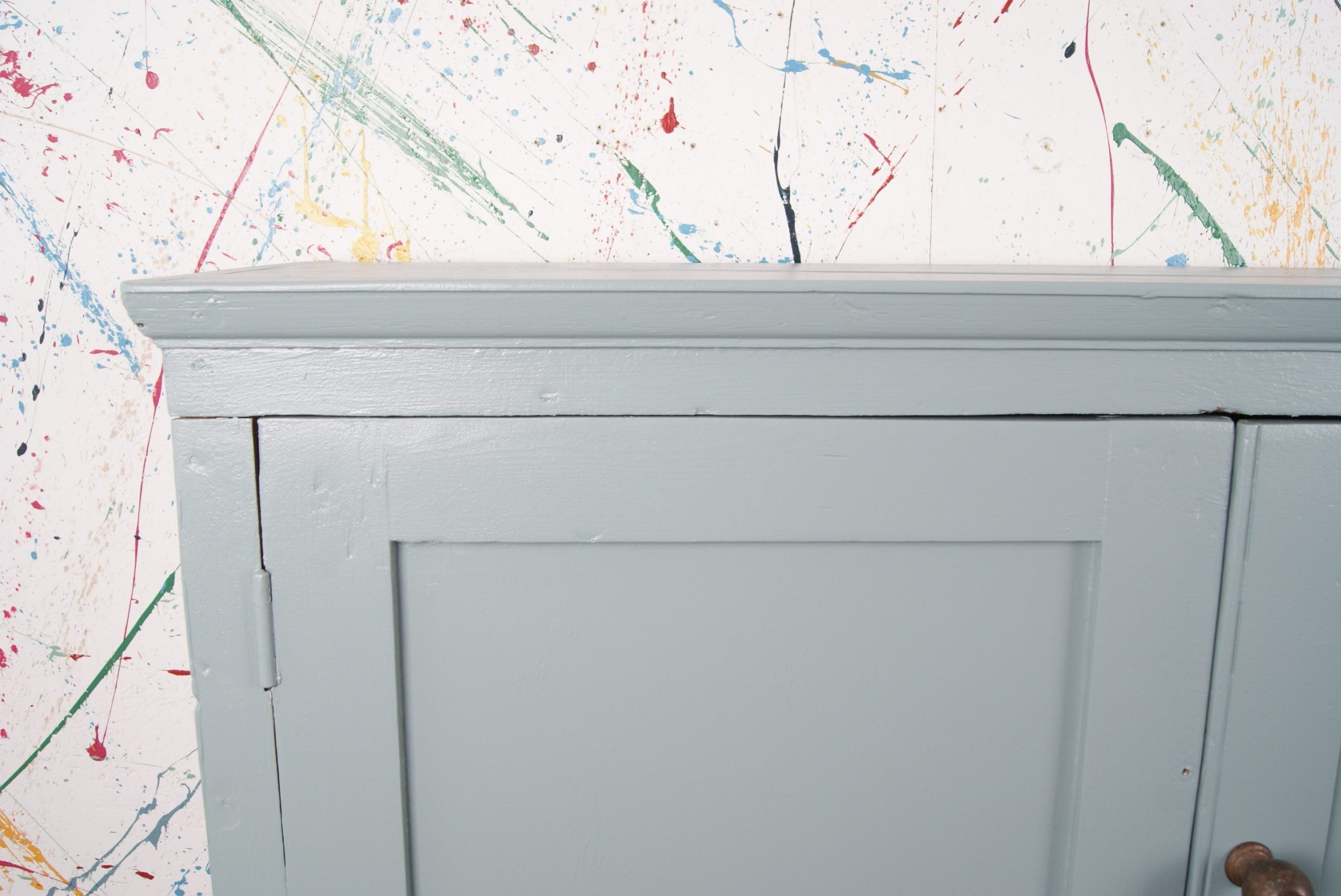 oval-room-blue-cupboard-3
