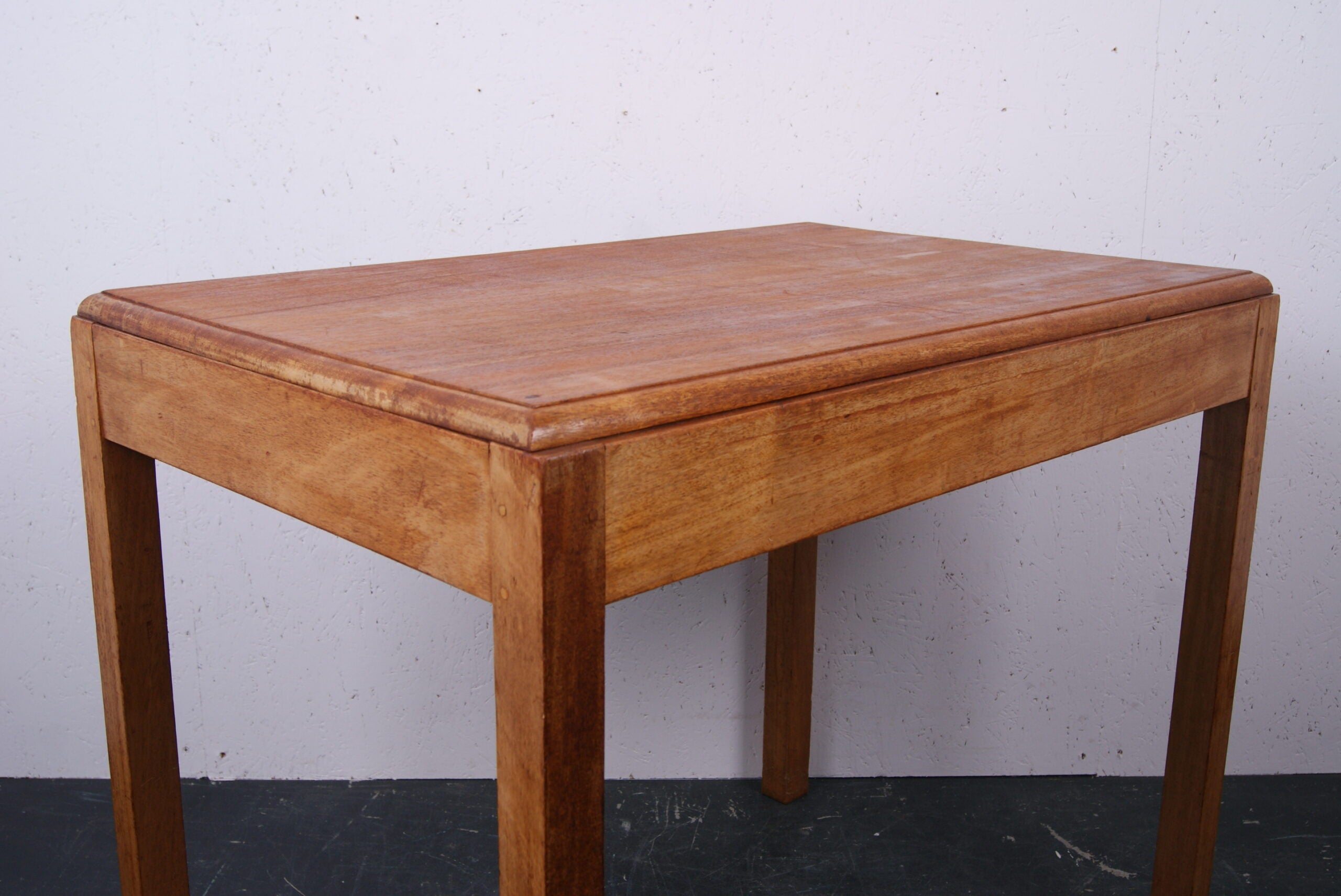 oxford-uni-wooden-table-4