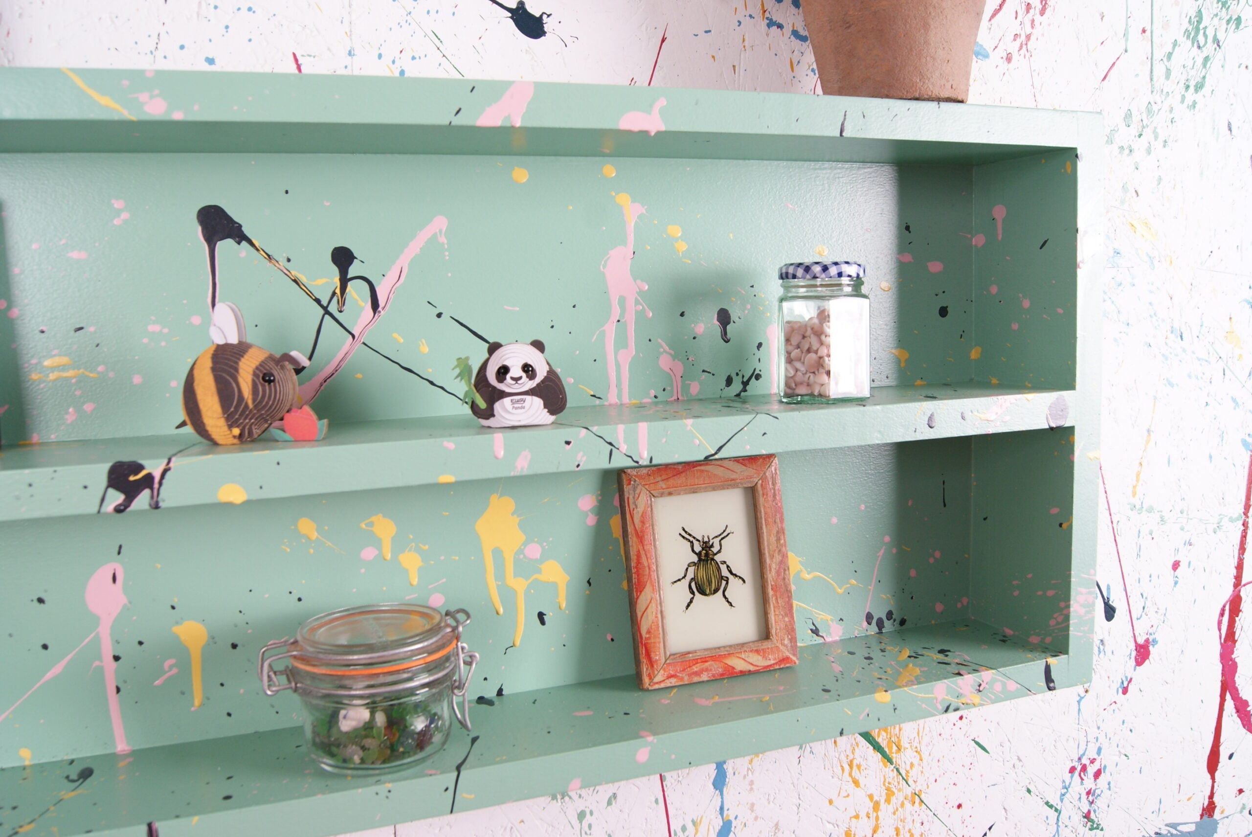 paint-splatter-displa-shelf-6