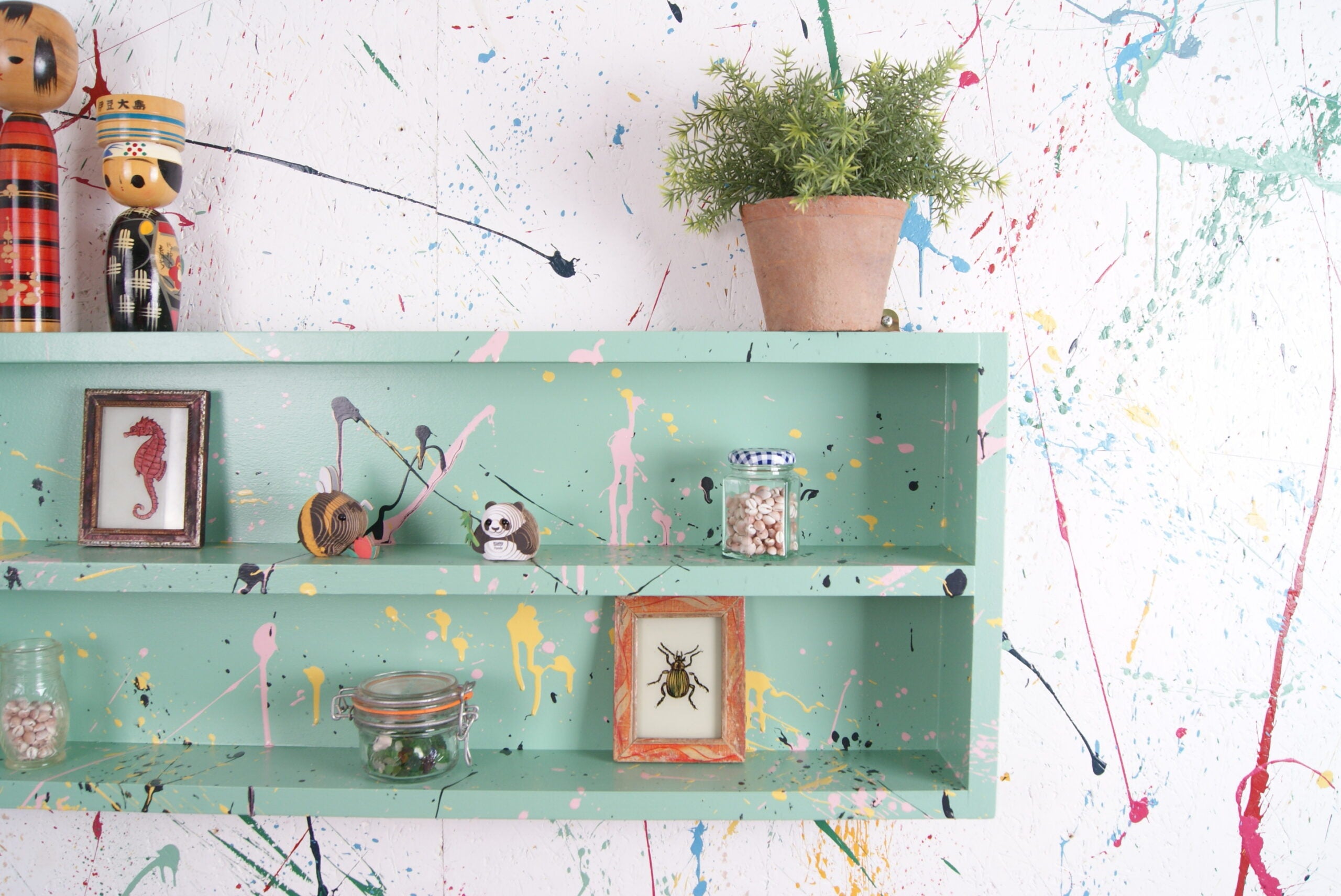 paint-splatter-display-shelf-5