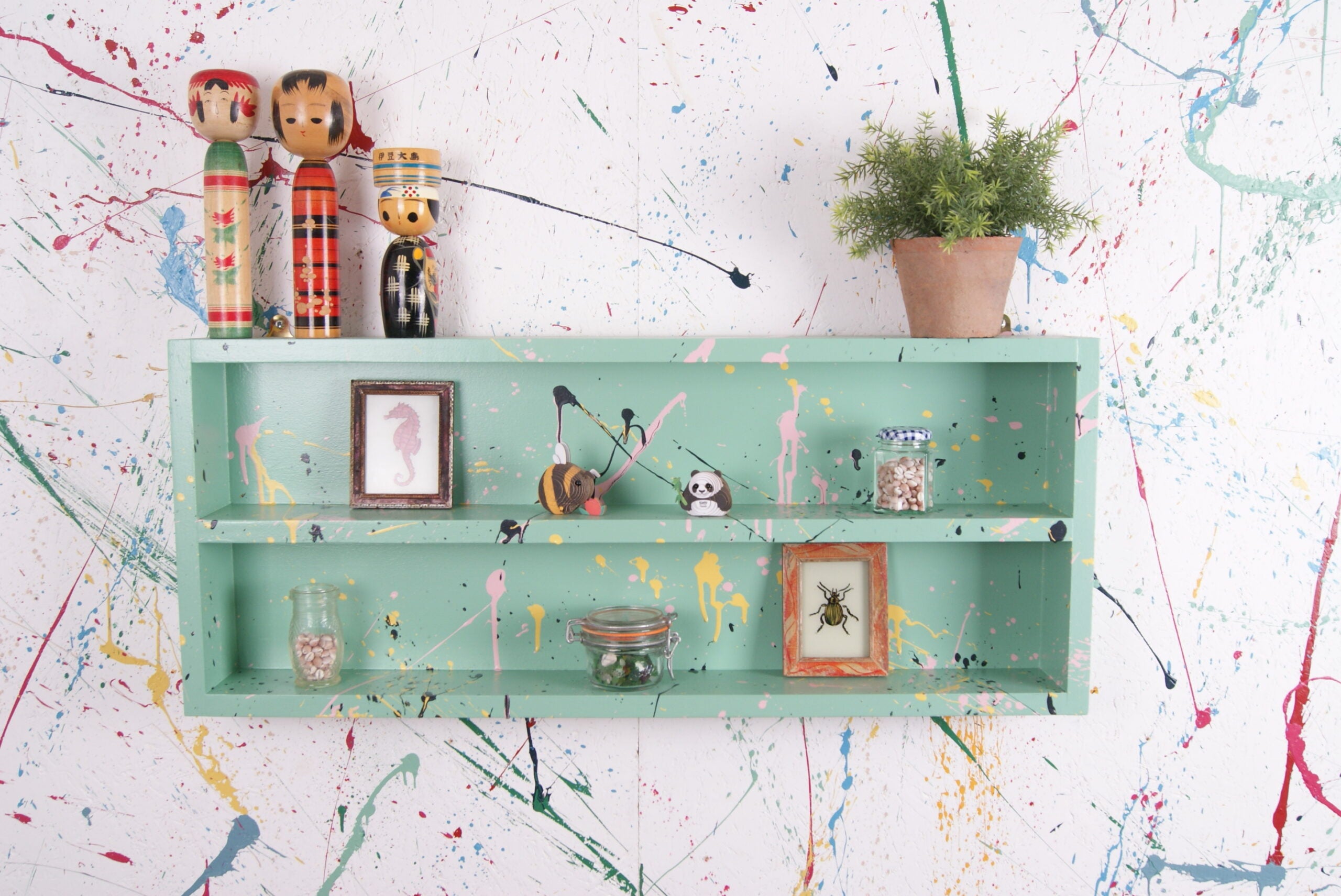 paint-splatter-display-shelf-7