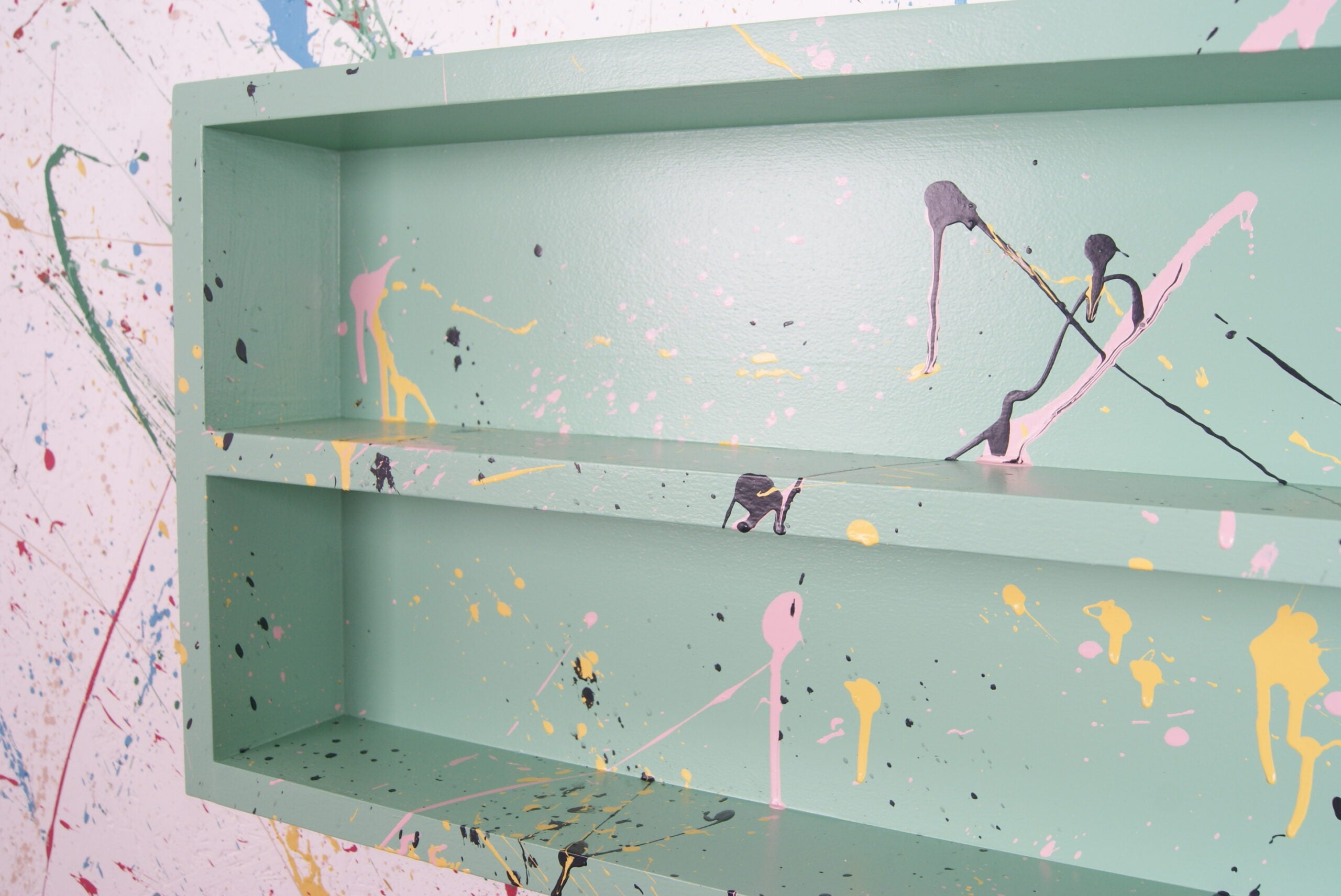 paint-splatter-display-shel