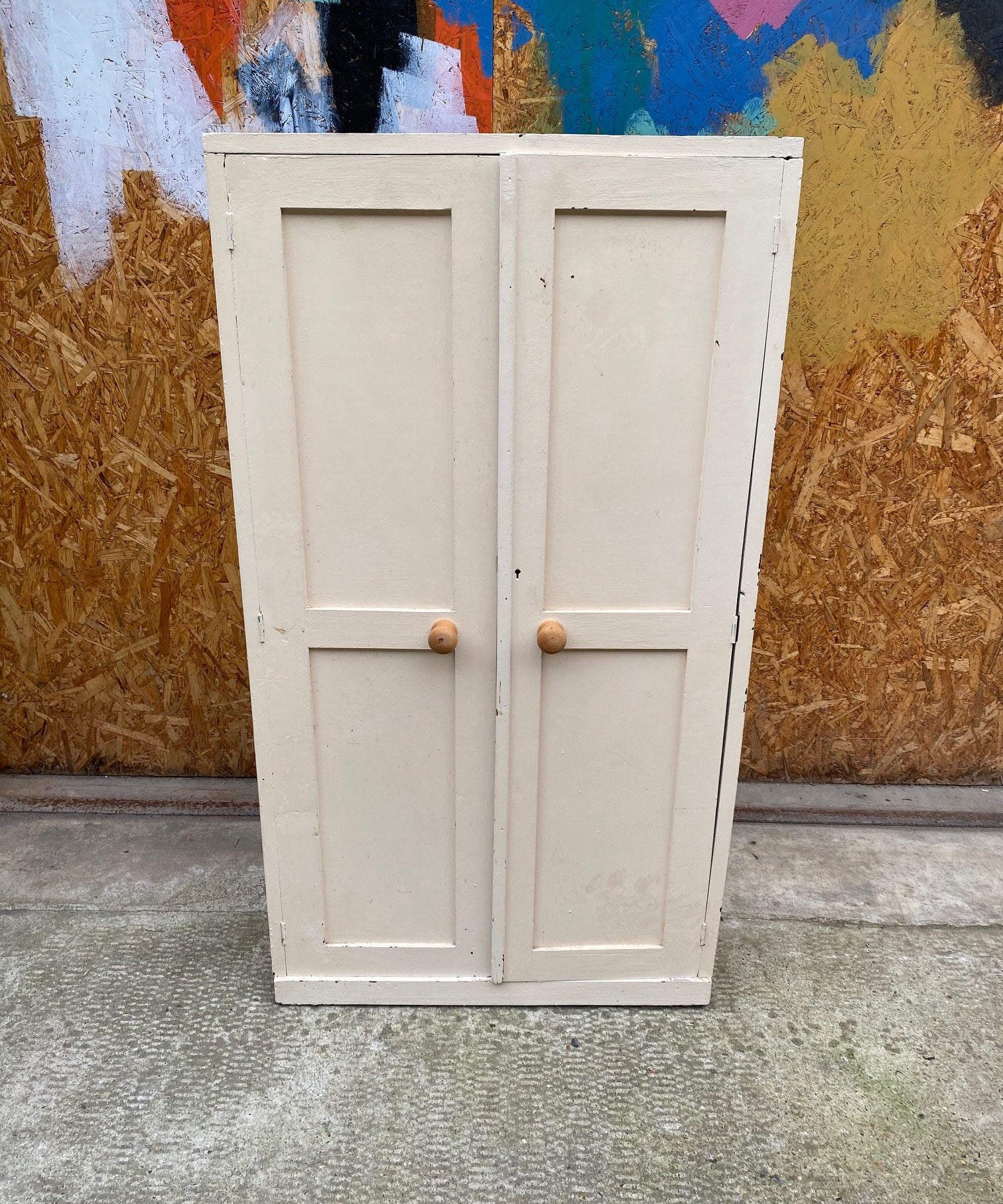 painted-wooden-cupboard-1