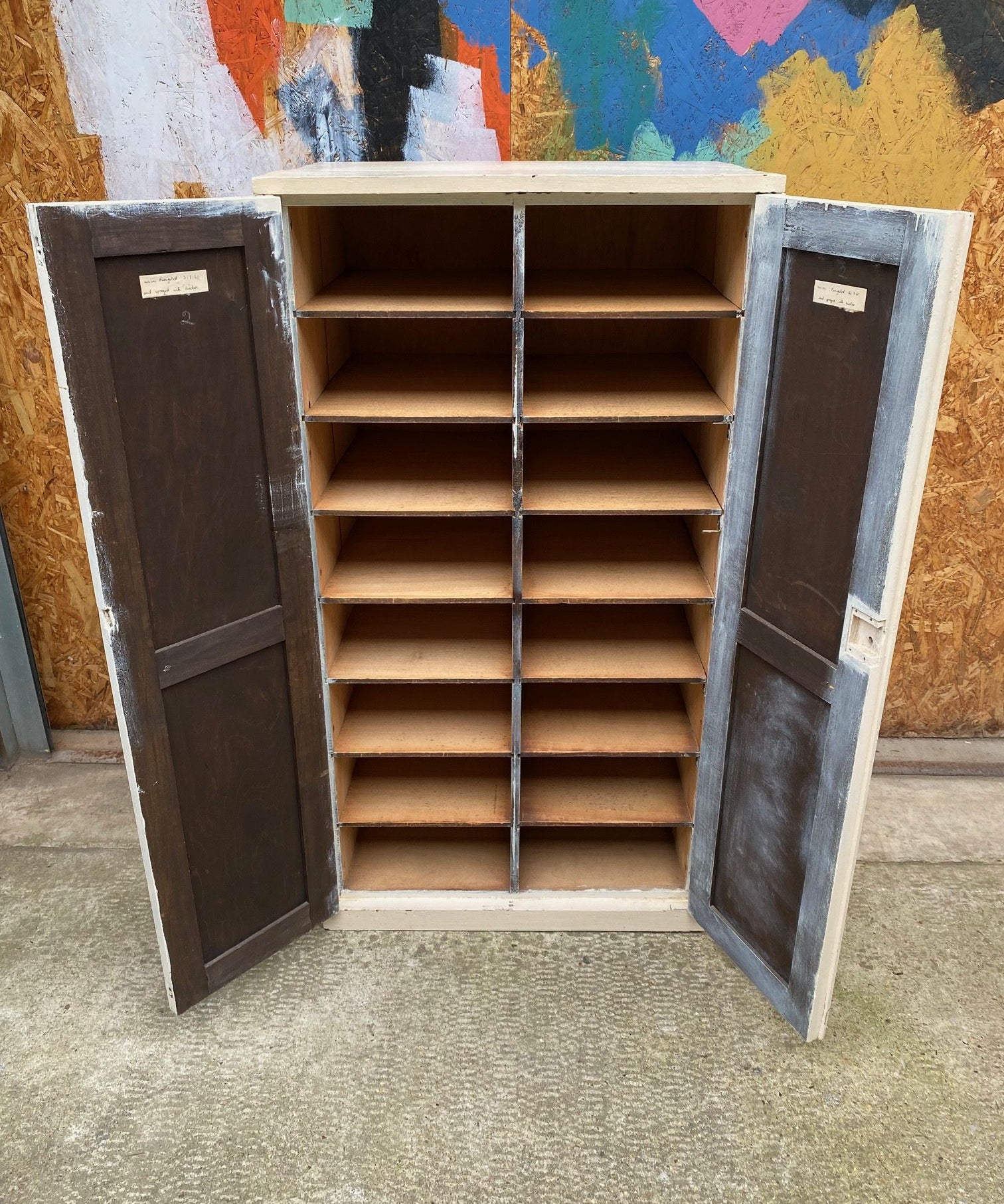 painted-wooden-cupboard-3