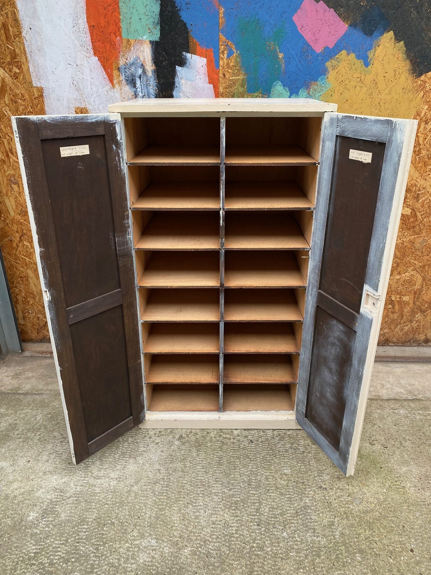 painted-wooden-cupboard-3