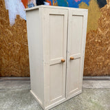 painted-wooden-cupboard-5
