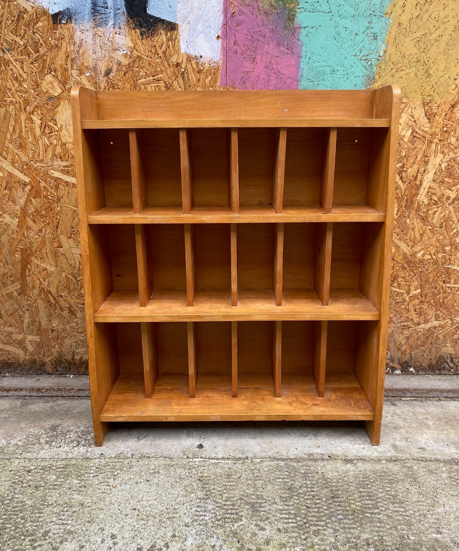 partitioned-shelving-unit-1