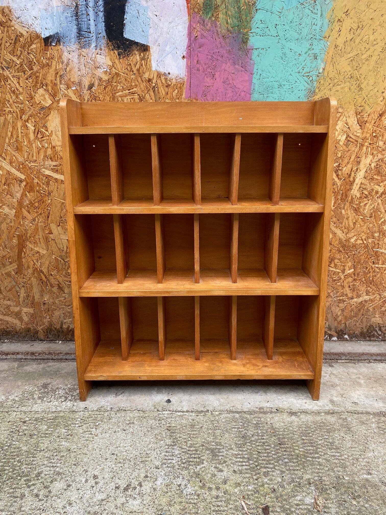 partitioned-shelving-unit-1