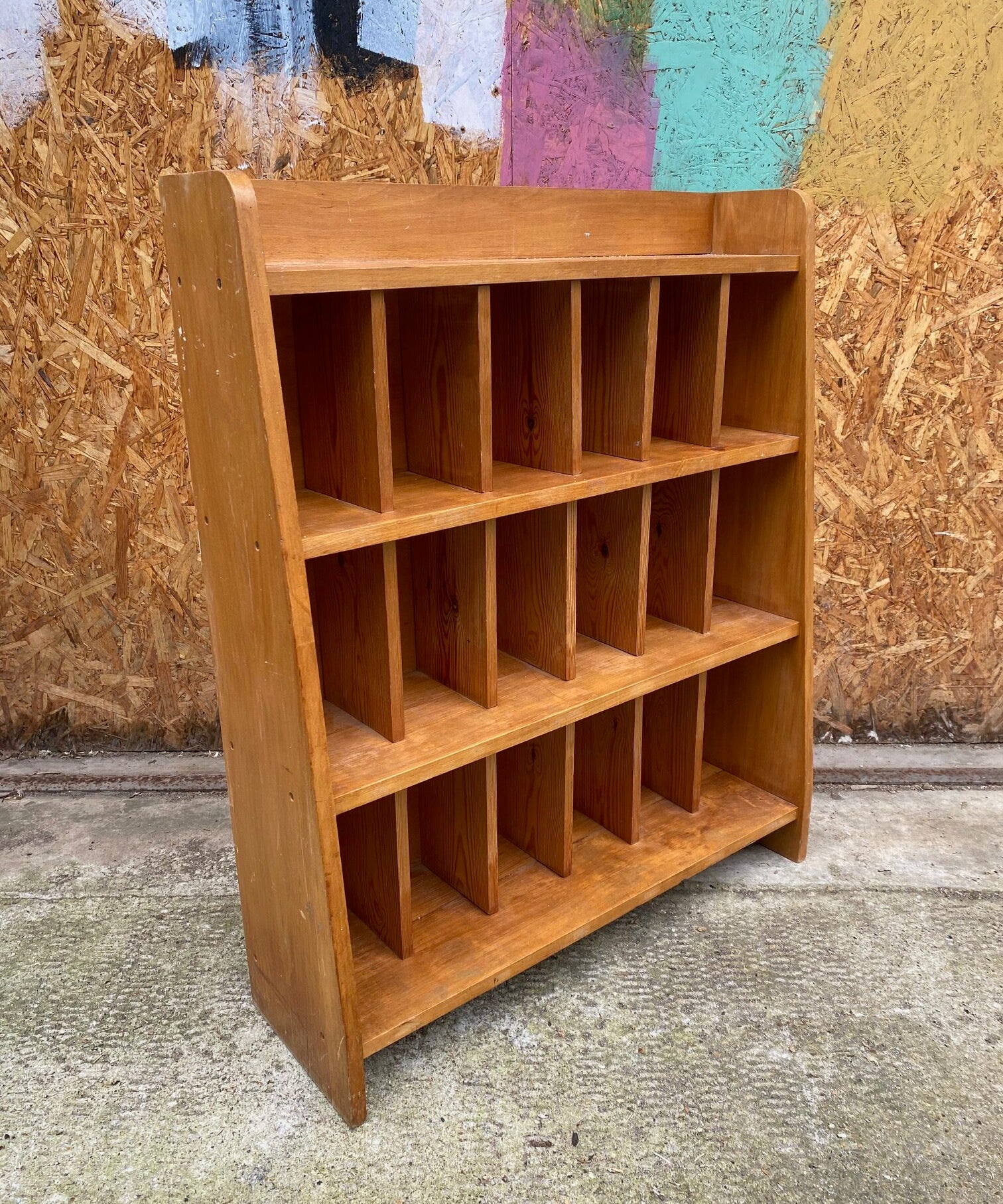 partitioned-shelving-unit-3