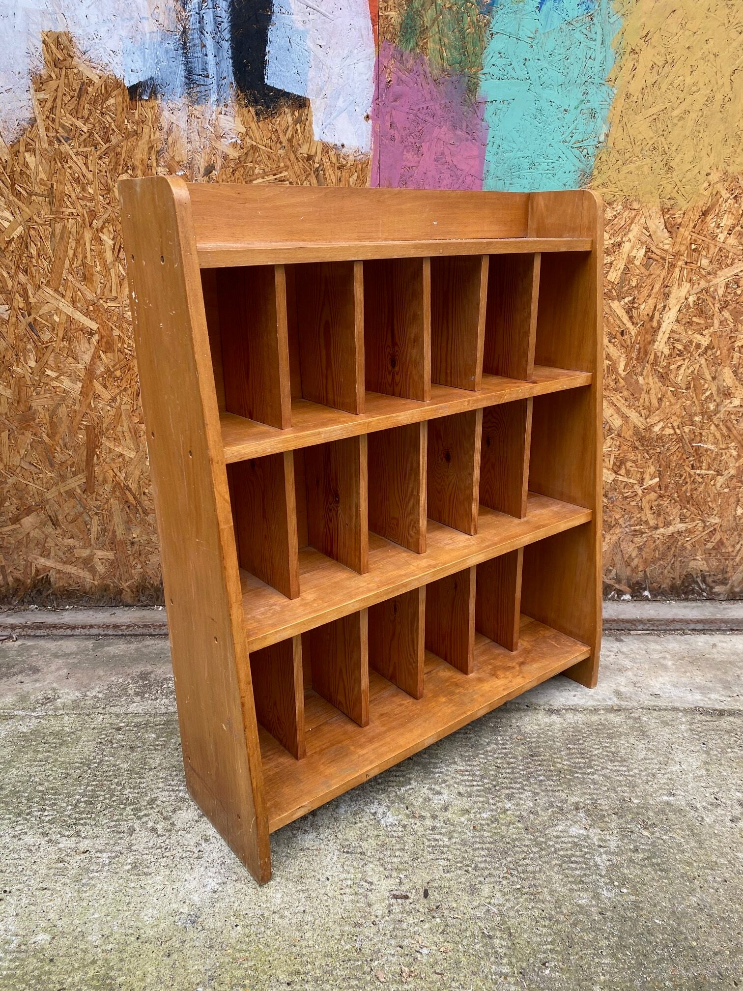 partitioned-shelving-unit-3