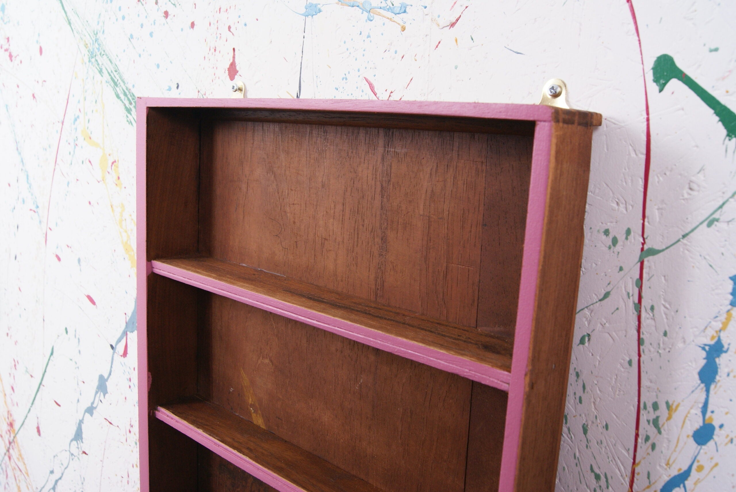 pink-display-shelf-2
