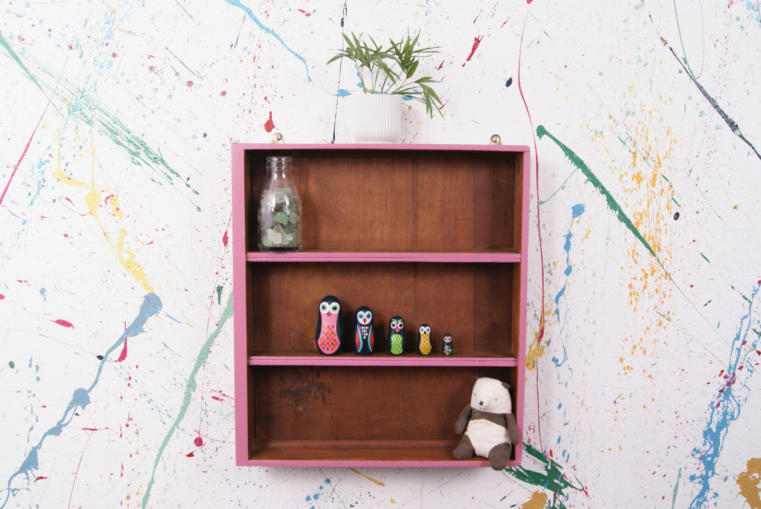 pink-display-shelf-3