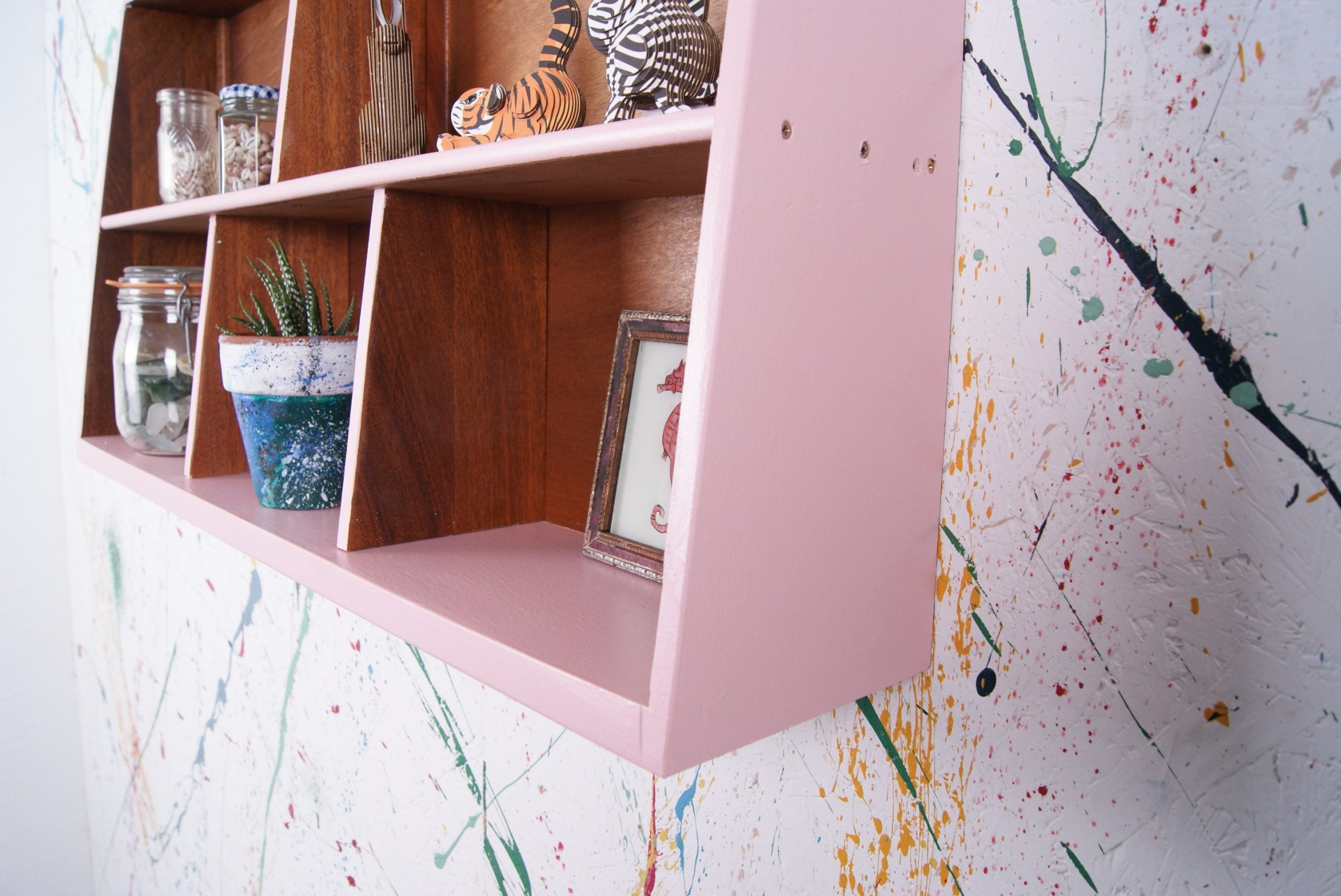 pink-display-shelf-3