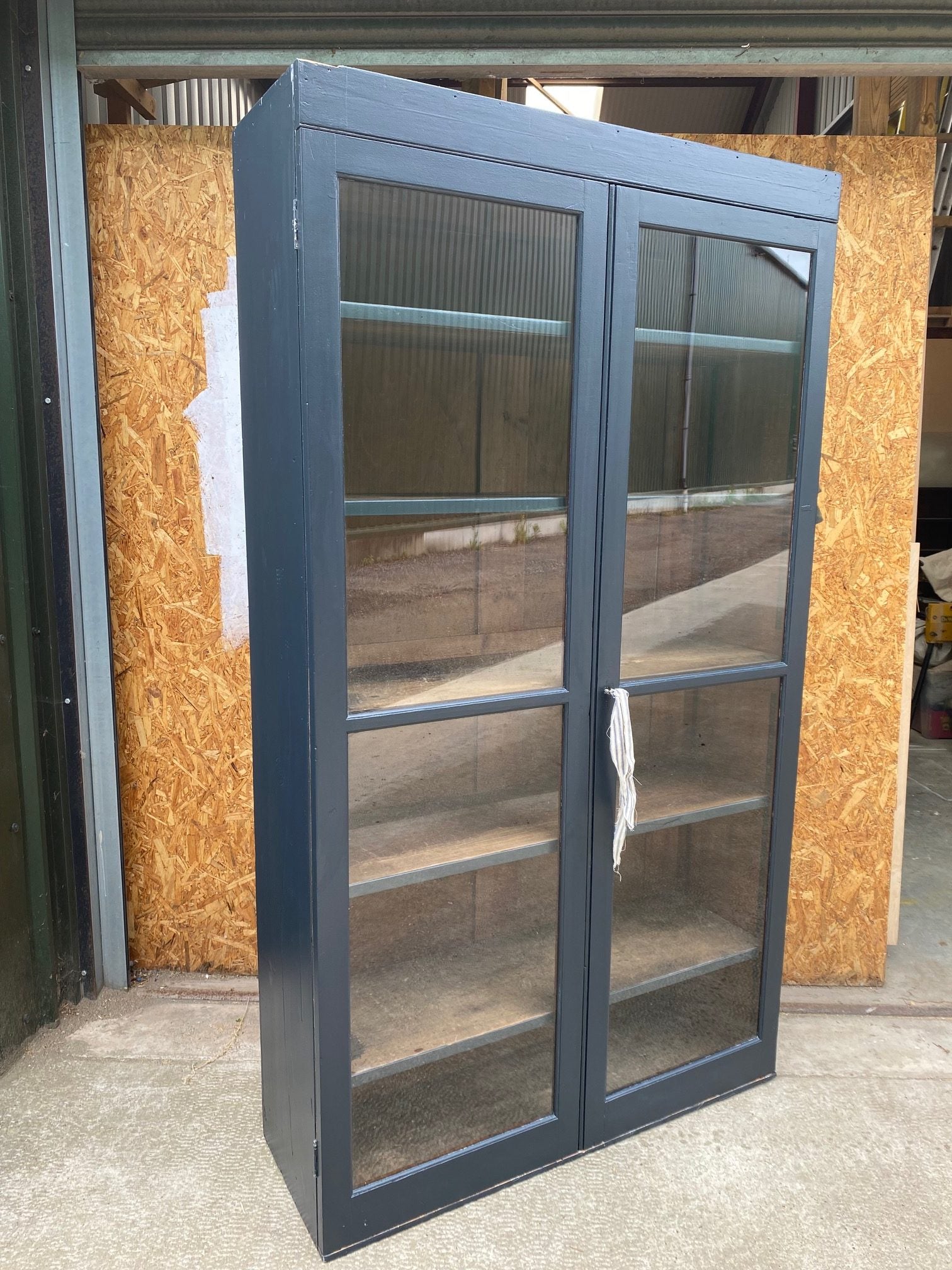 railings-glass-cabinet-3