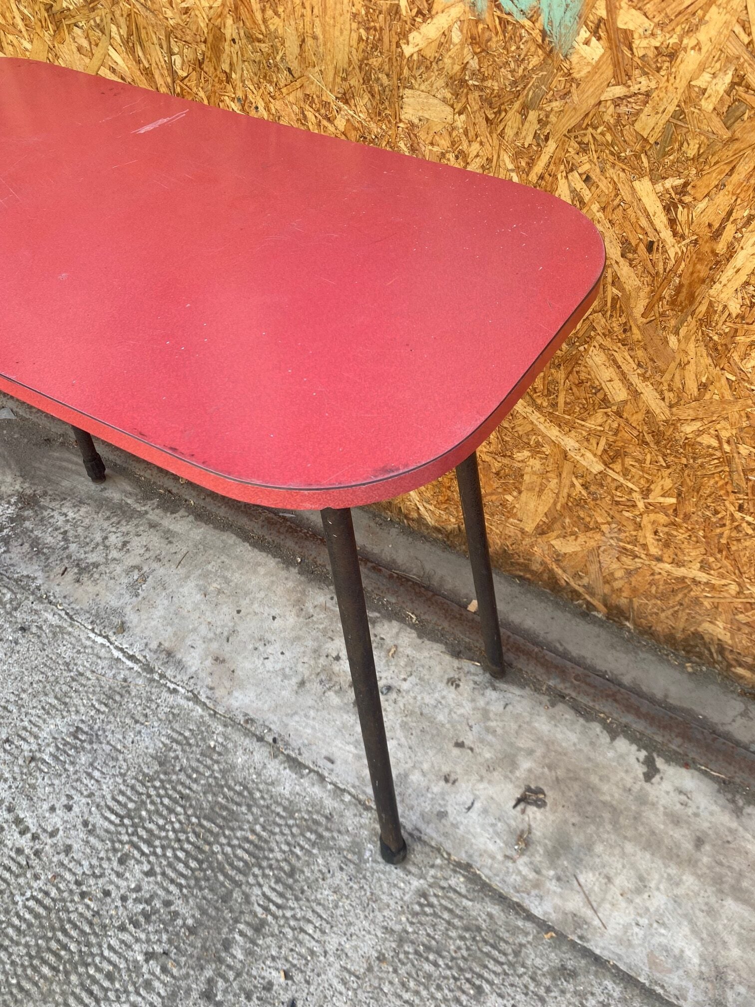 red-formica-table-31