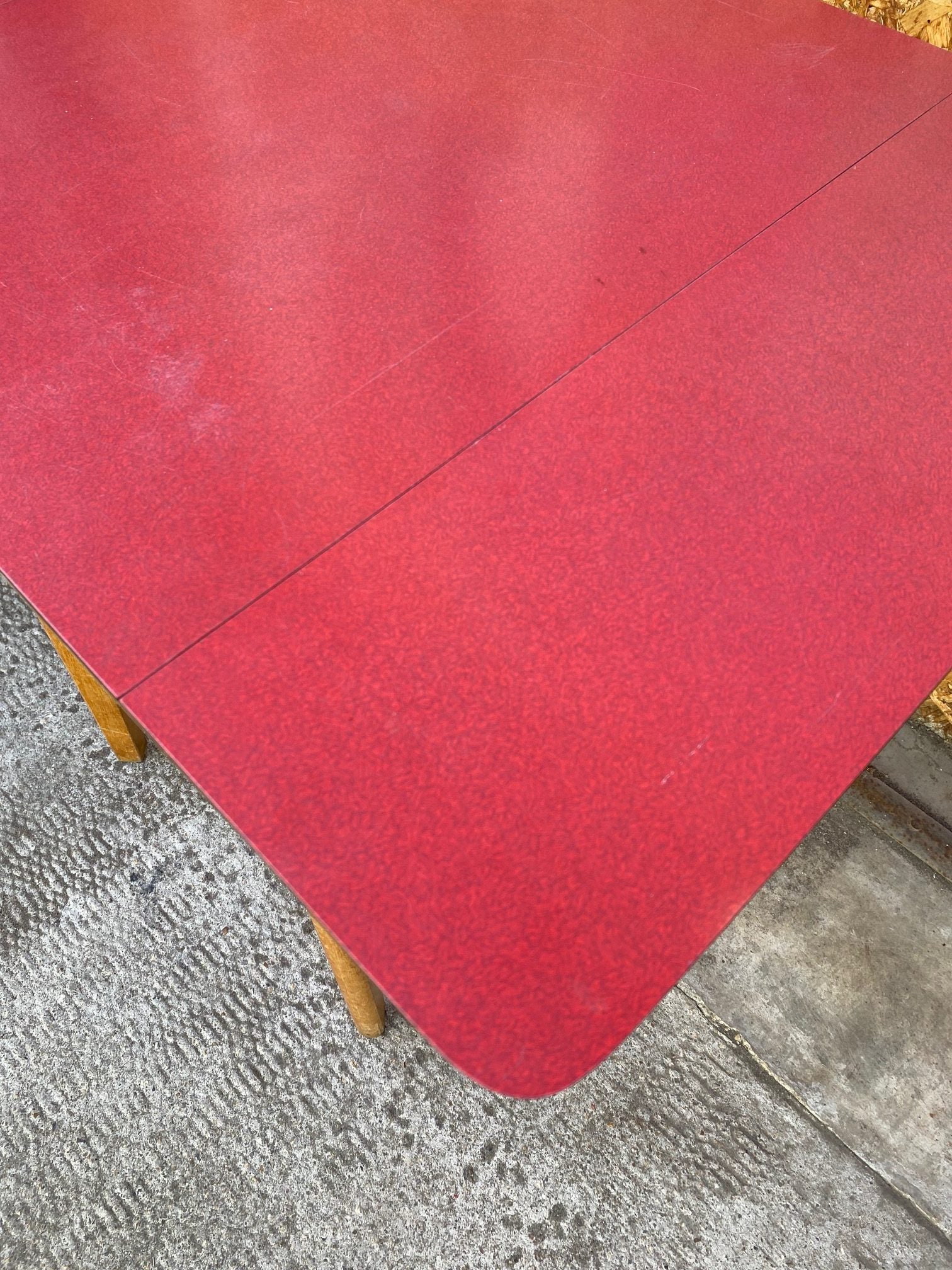 red-formica-table-54