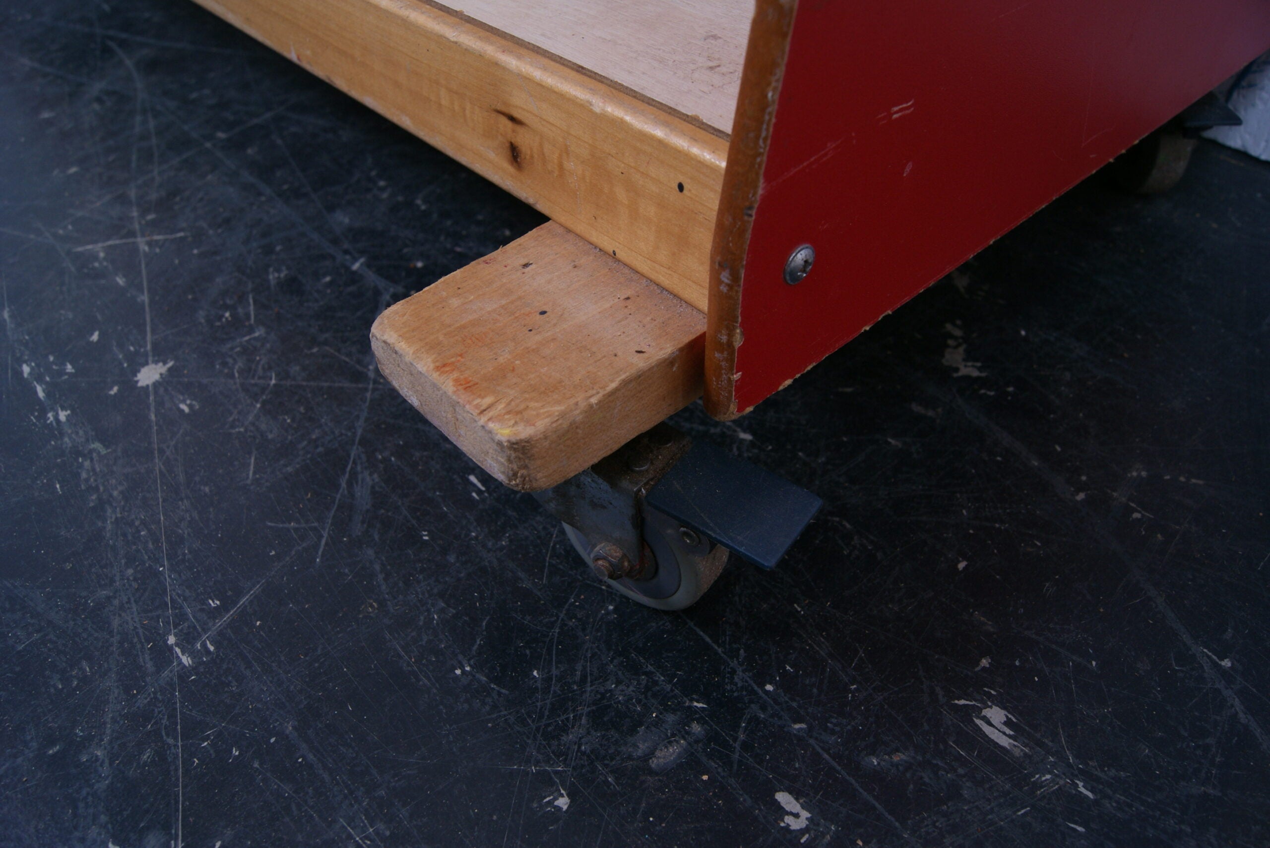 red-school-trolley-8