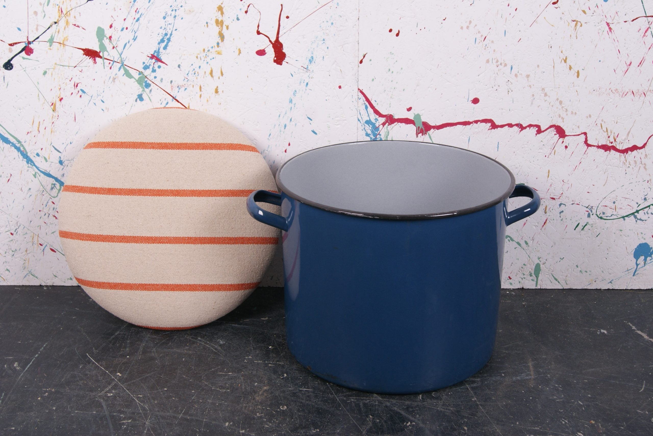 round-blue-maggie-3