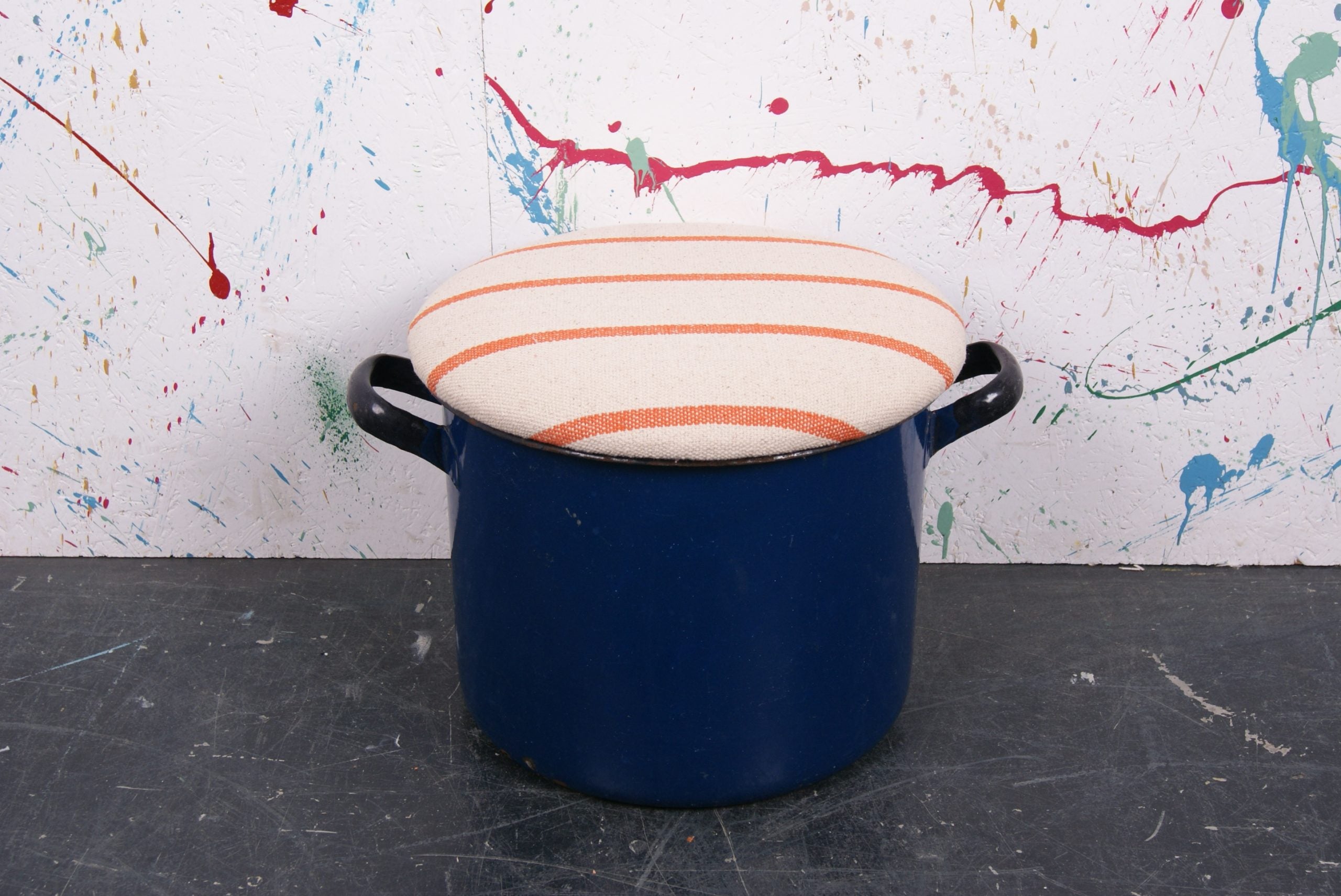 round-blue-maggie-orange-top-2