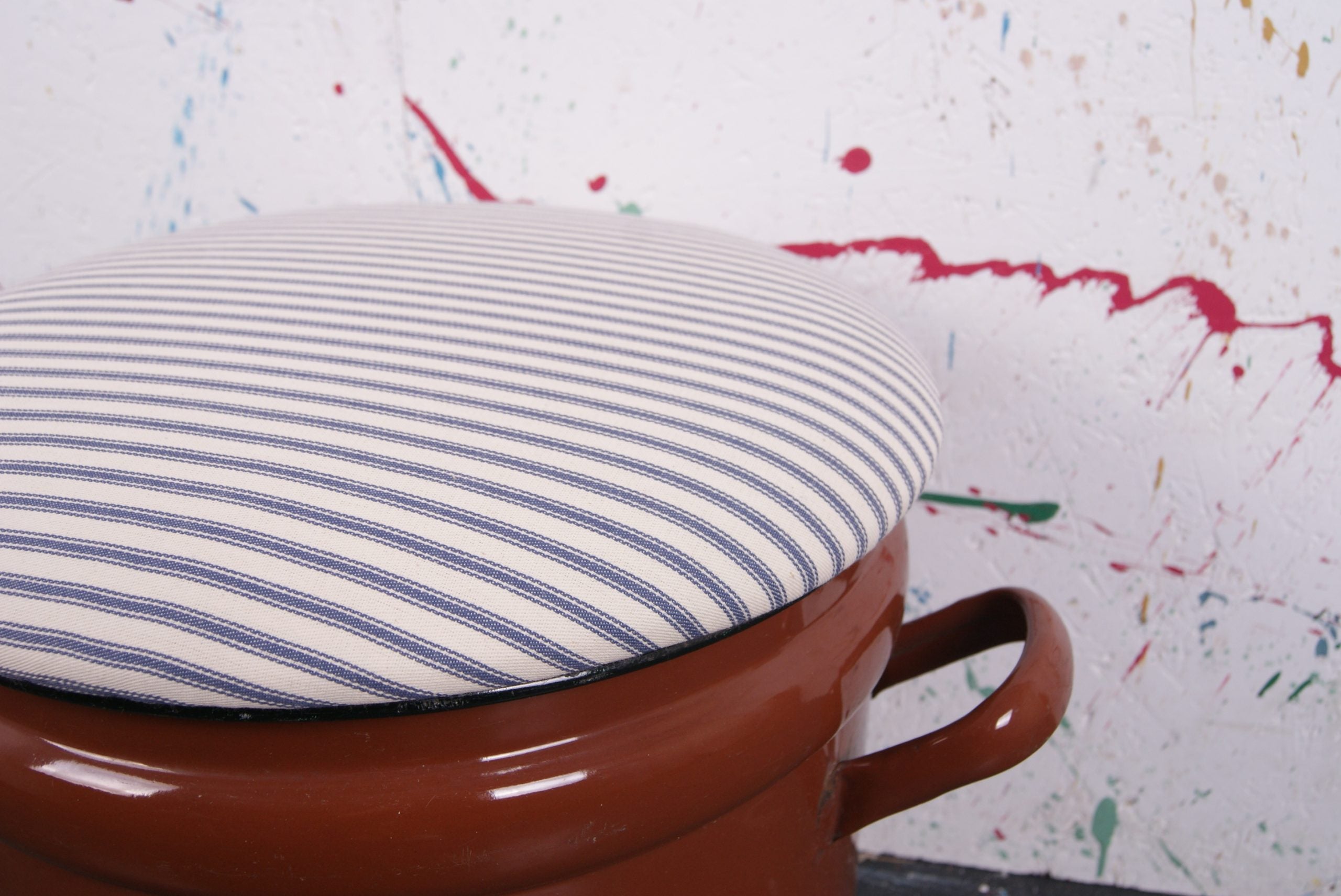 round-brown-maggie-2