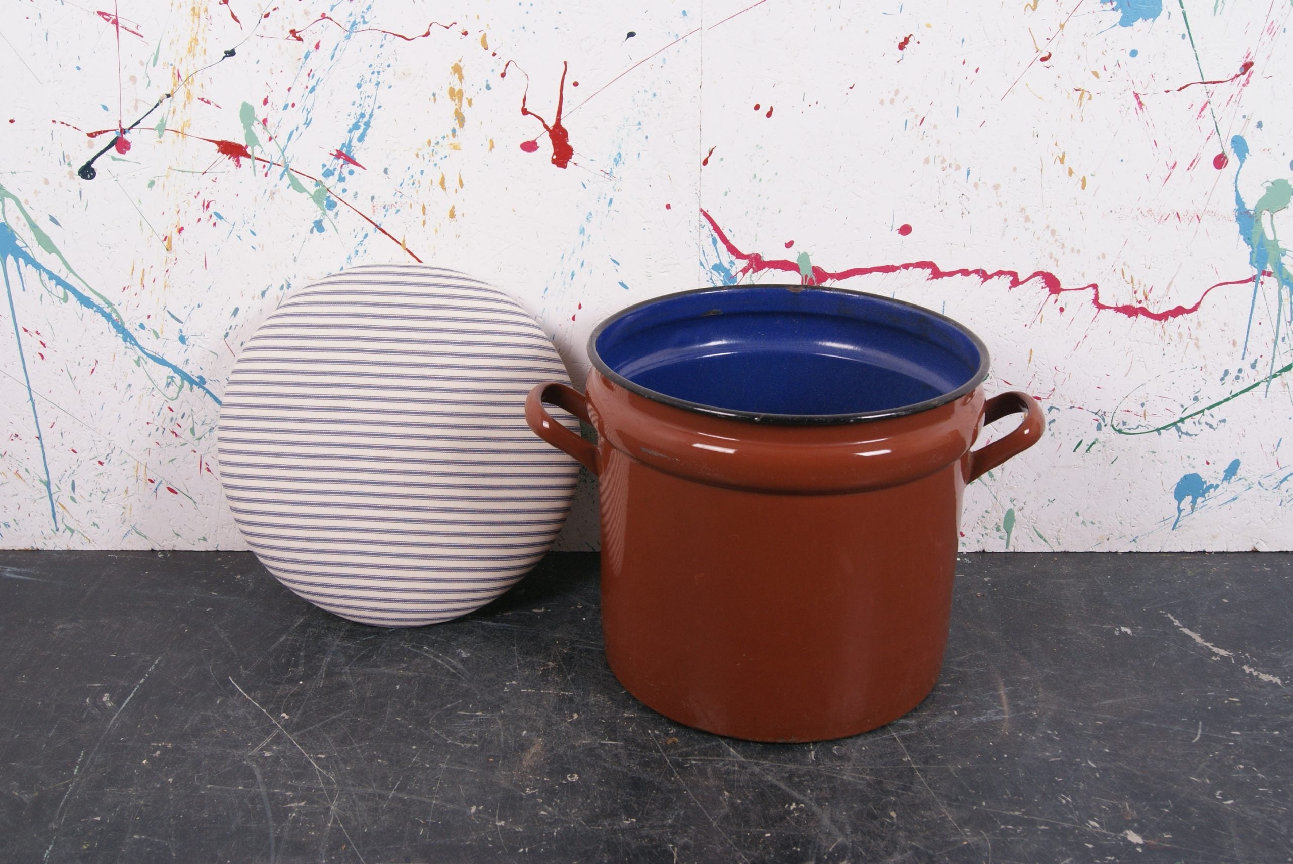 round-brown-maggie-3