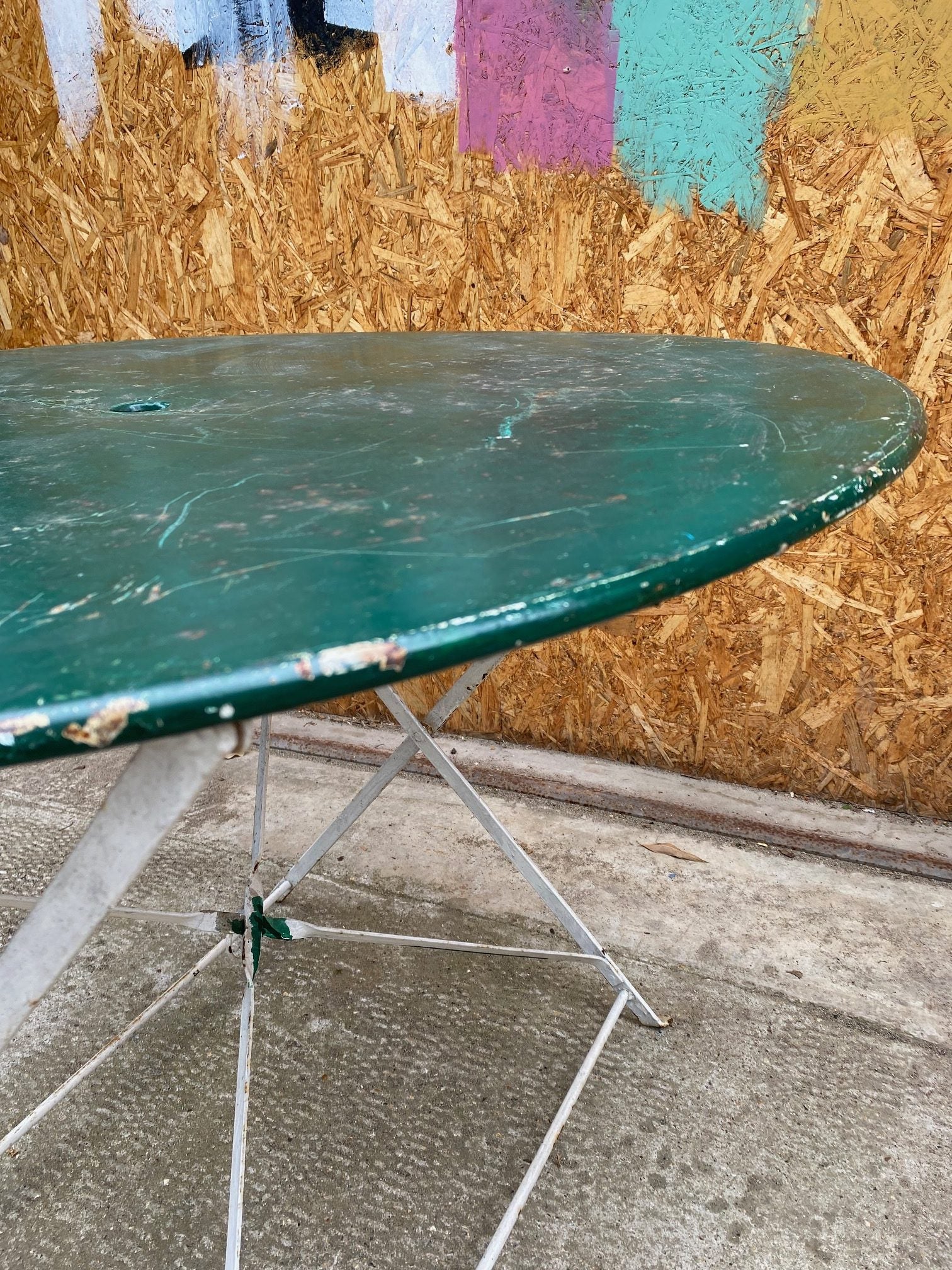 round-french-bistro-table-3
