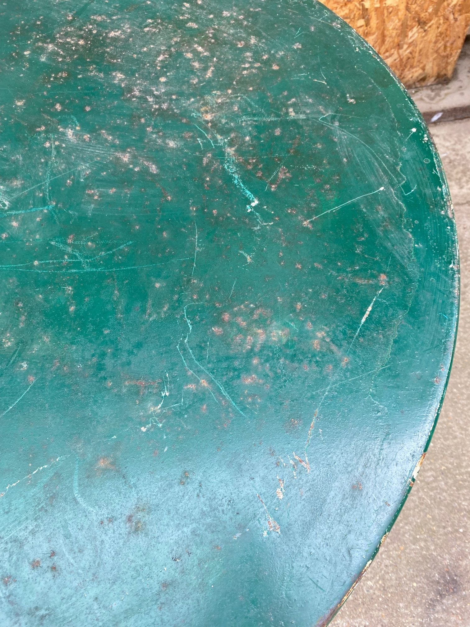 round-french-bistro-table-5