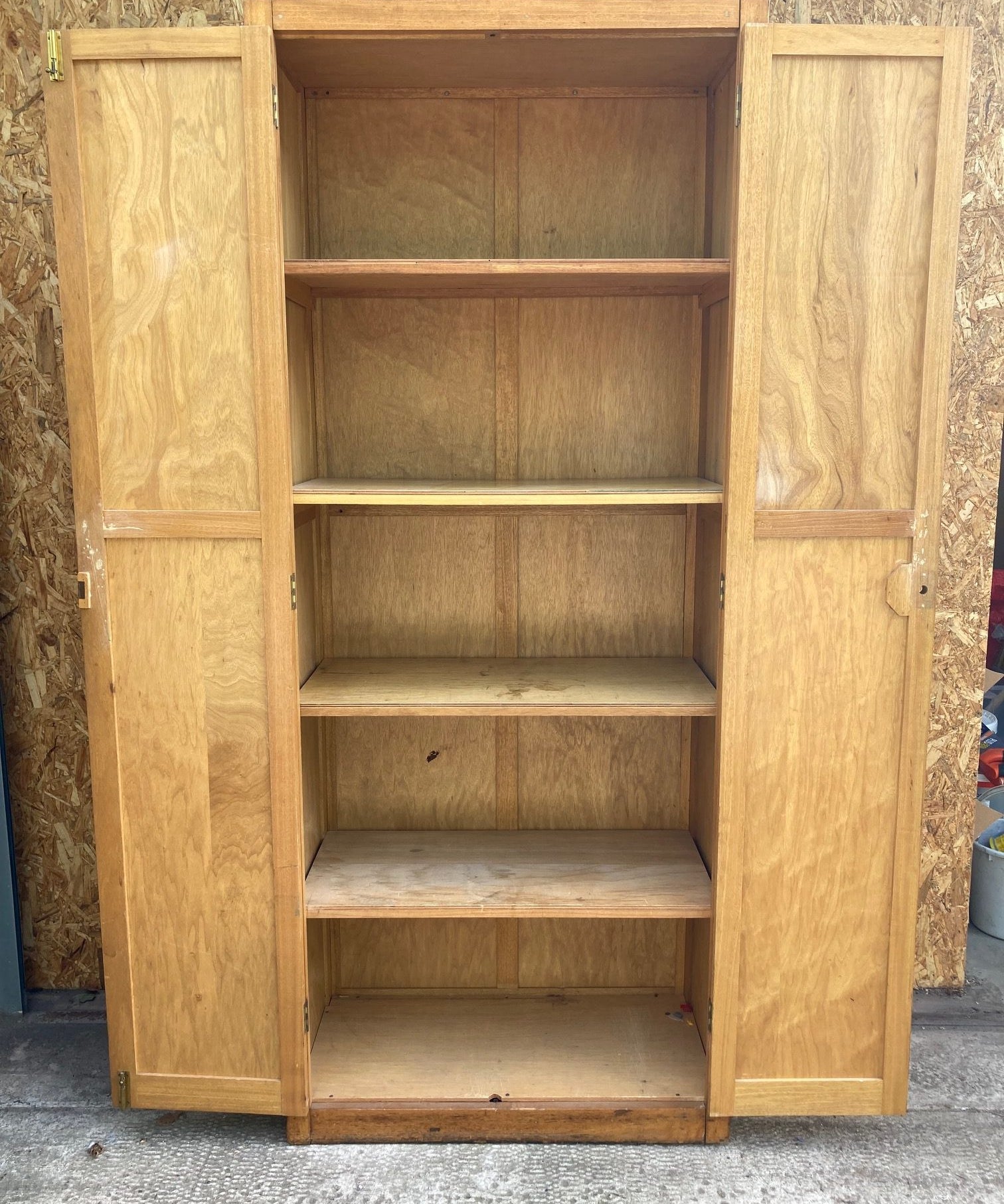 school-art-cupboard-4